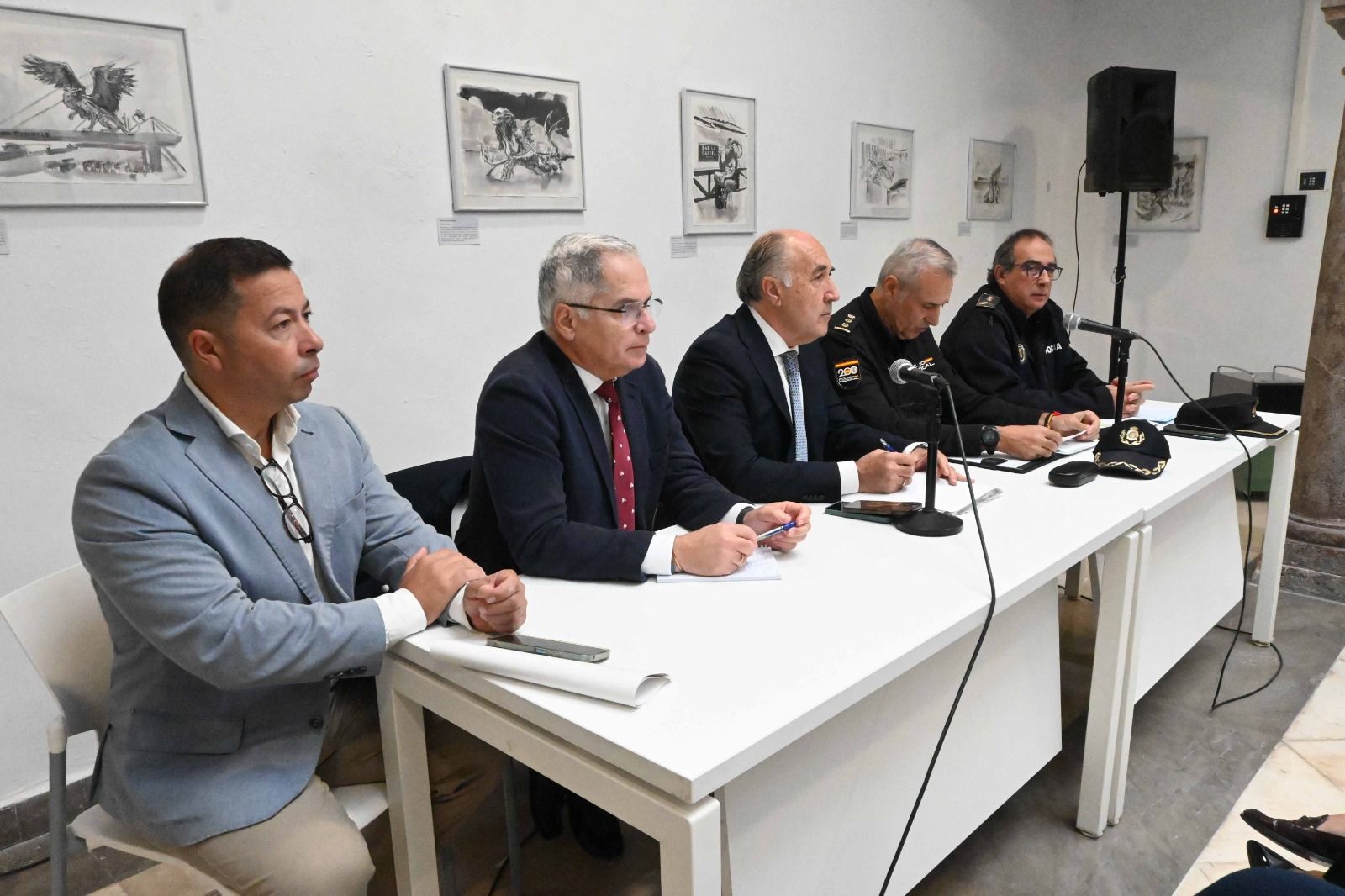 Los vecinos de La Caridad valoran la reunión con el Ayuntamiento como un primer paso para mejorar la convivencia Los vecinos de La Caridad valoran la reunión con el Ayuntamiento como un primer paso para mejorar la convivencia