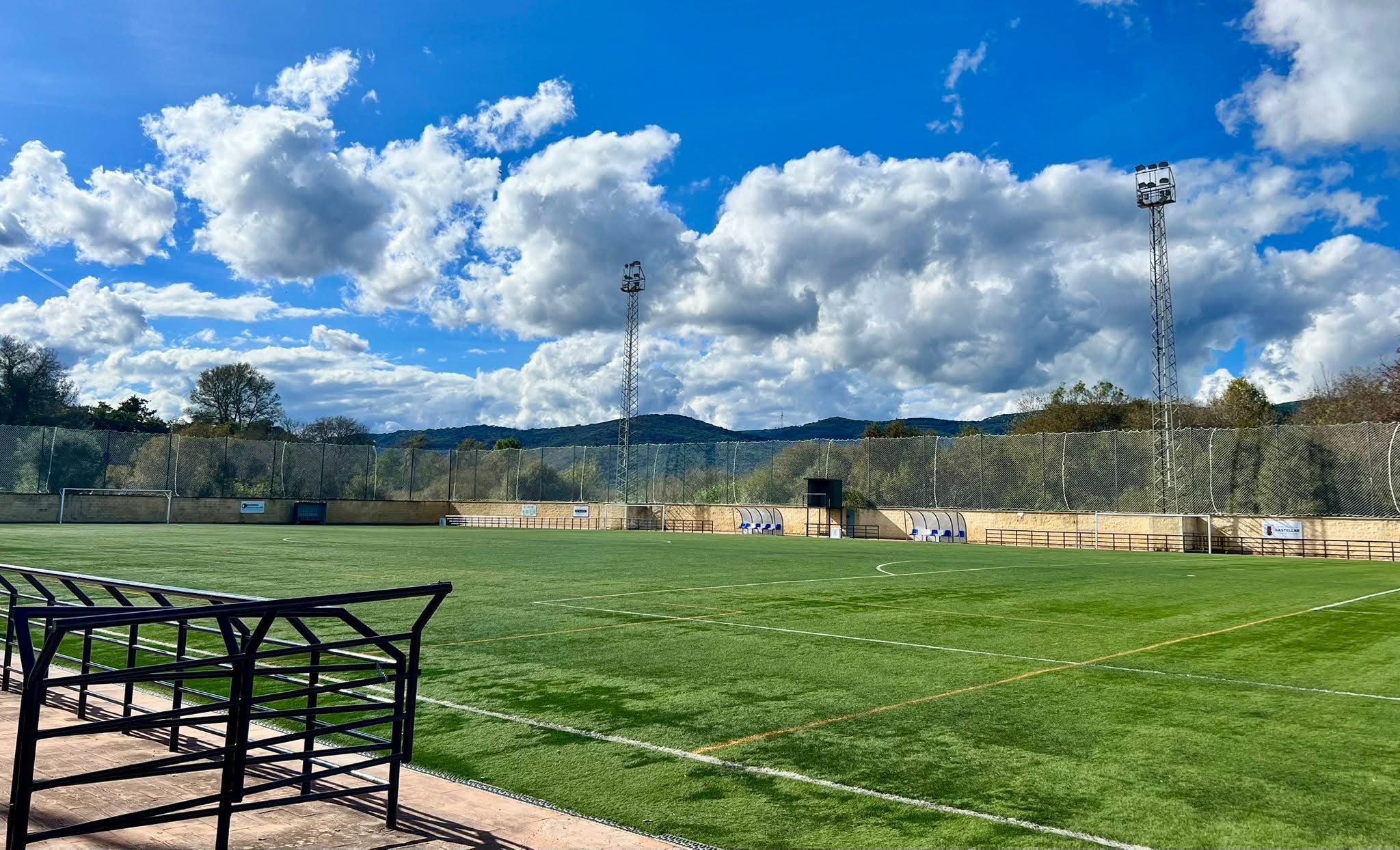 Castellar mejora el complejo deportivo Manuel León con una subvención provincial de 28.000 euros