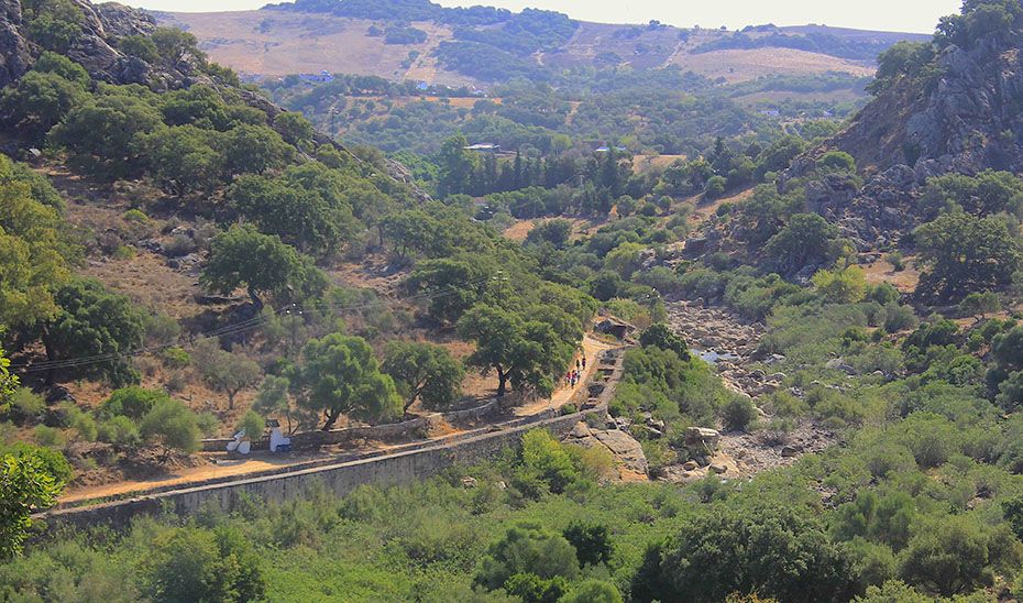Localizado en buen estado un matrimonio perdido en la zona montañosa de Jimena