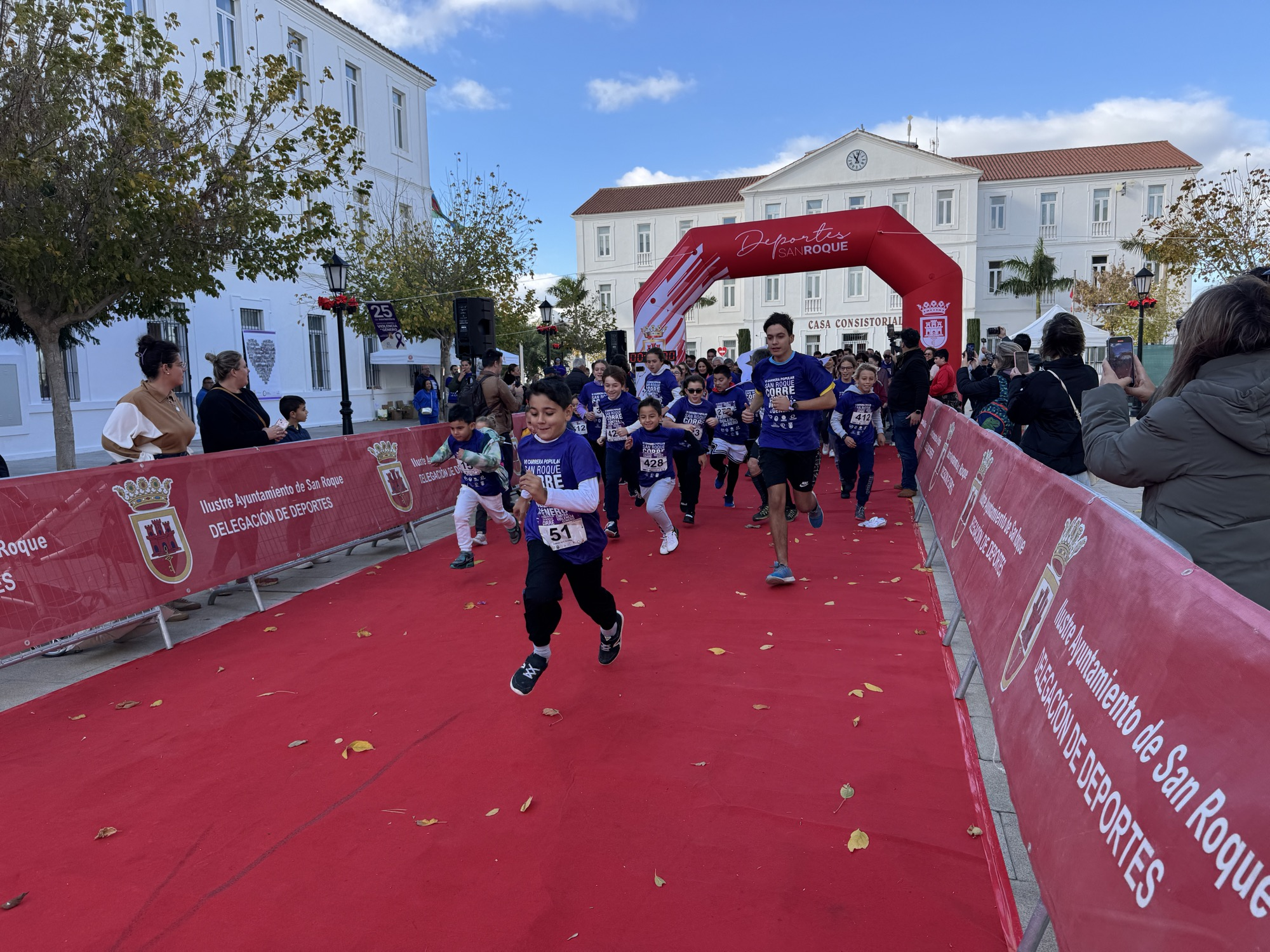 Medio millar de personas participaron en la VI Carrera Popular “San Roque corre contra la violencia de género”