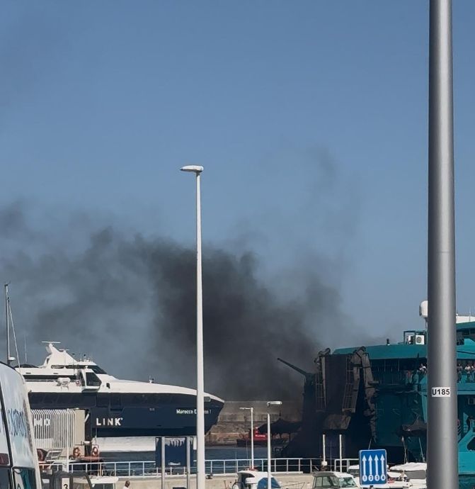 AGADEN celebra la apertura de un expediente sancionador por las emisiones del ferry Jaume I