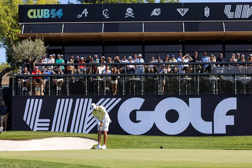 Unos 50 trabajadores del torneo LIV Golf denuncian impagos de una empresa subcontratada