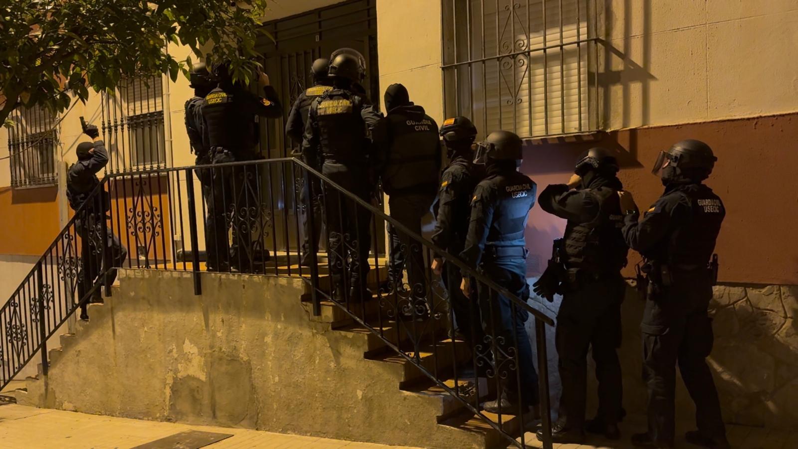 La Guardia Civil detiene a trece personas en una operación contra el tráfico de cocaína en el Campo de Gibraltar