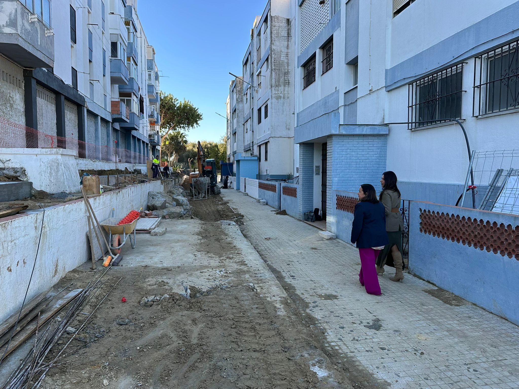 El Ayuntamiento de San Roque inicia la mejora integral en las 72 Viviendas de la Barriada de la Paz