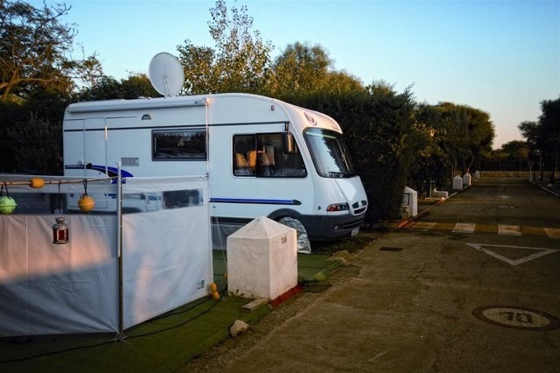 Camping Bahia de la Plata en Tarifa (Cádiz) - PATRONATO DE TURISMO DE LA PROVINCIA DE CÁDIZ. 