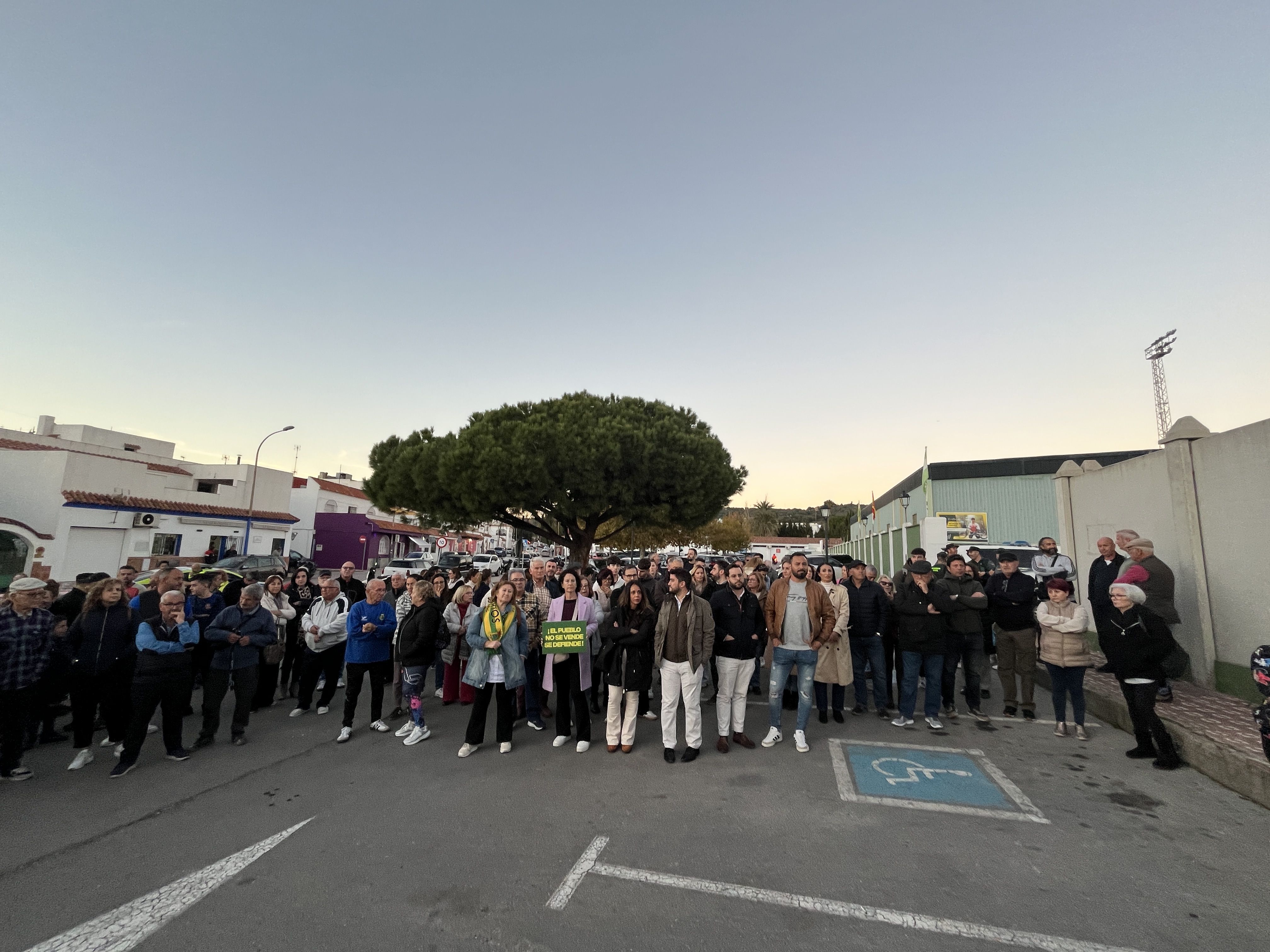 Vecinos de Los Barrios rechazan la concesión del complejo San Rafael a Reygadas por 40 años