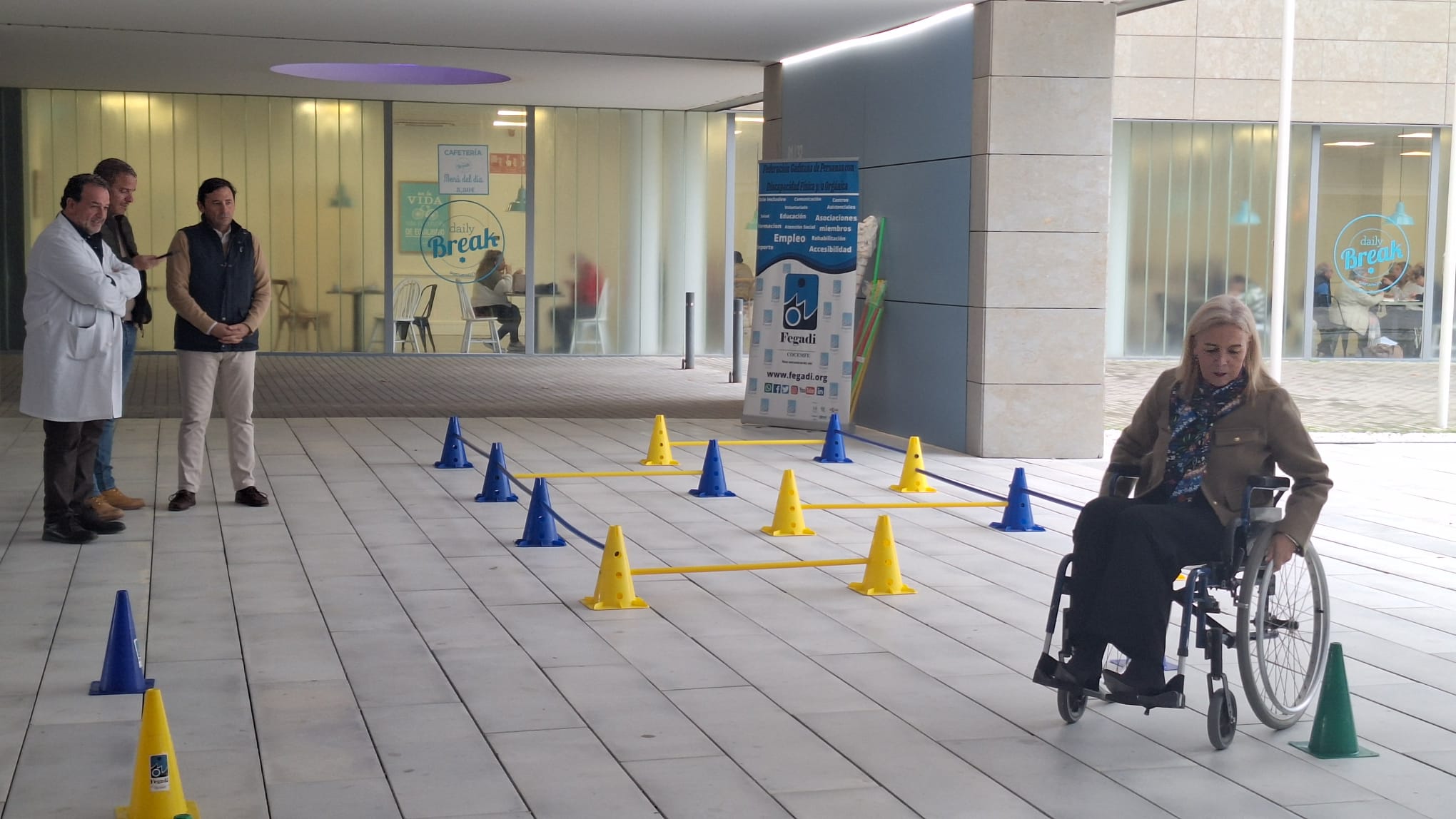 El Hospital de La Línea acoge una actividad participativa por el Día de las Personas con Discapacidad