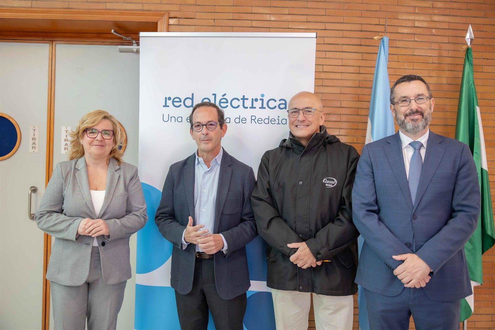 Científicos presentan en La Línea los avances en el aprovechamiento del alga invasora como fertilizantes y energía. Foto: El alcalde de La Línea en la presentación del estudio sobre el alga invasora. - RED ELÉCTRICA. Científicos presentan en La Línea los avances en el aprovechamiento del alga invasora como fertilizantes y energía. Foto: El alcalde de La Línea en la presentación del estudio sobre el alga invasora. - RED ELÉCTRICA.