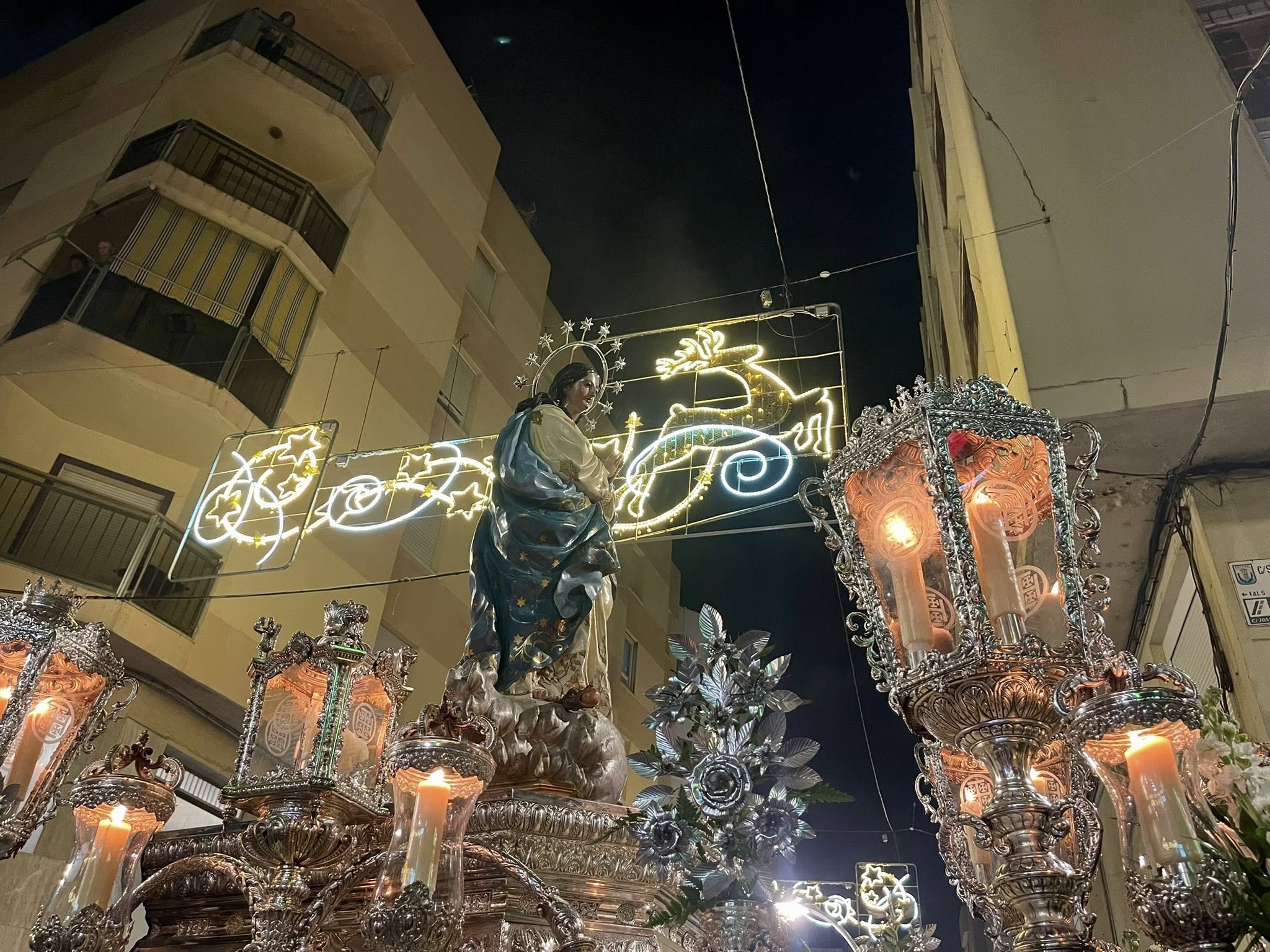 La Inmaculada se reencuentra con Algeciras bajo la luz de la Navidad. Foto: S.F. / 8Directo