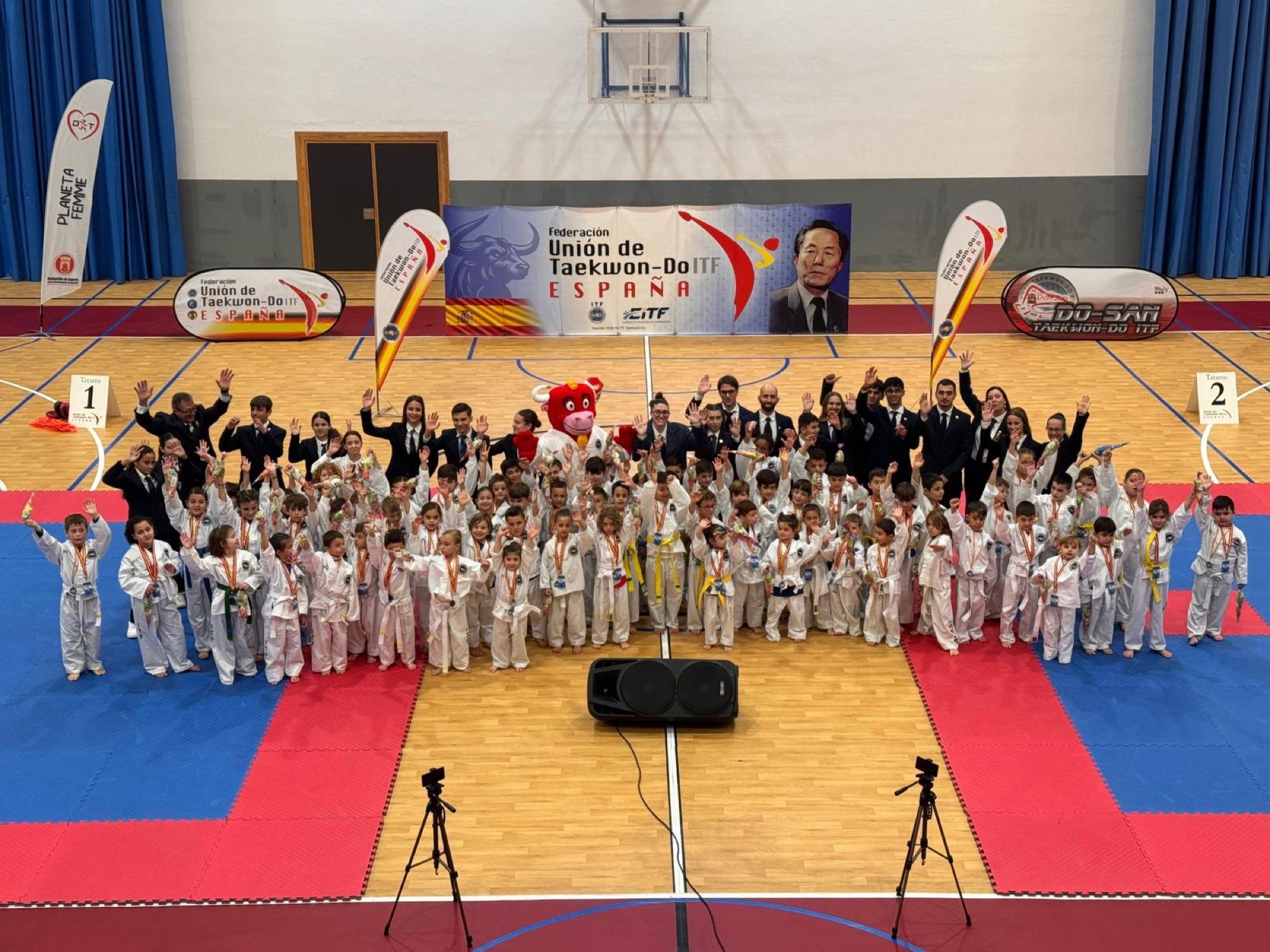 Más de 150 pequeños participan en el Clásico Navideño de Taekwon-Do ITF Iván Navarrete