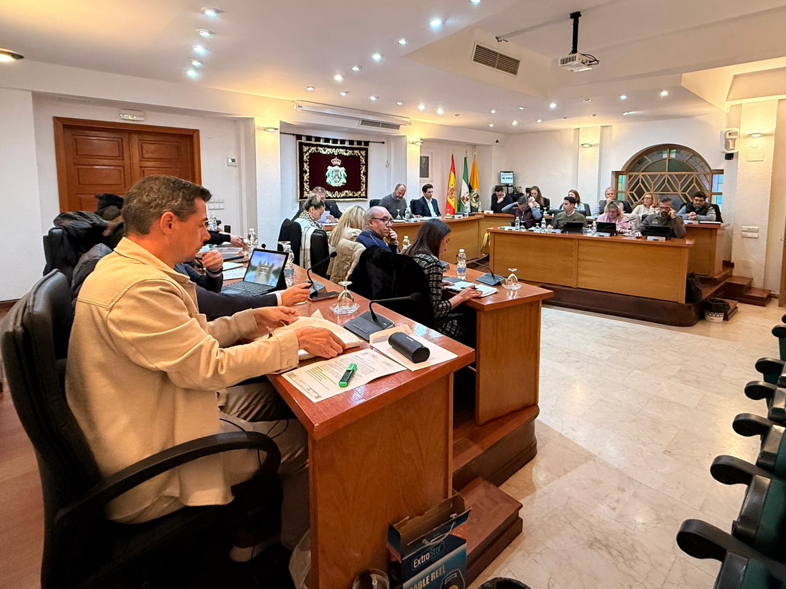 El Pleno de Los Barrios aprueba las distinciones de vecindad y ciudadanía para el Día de Andalucía en 2026