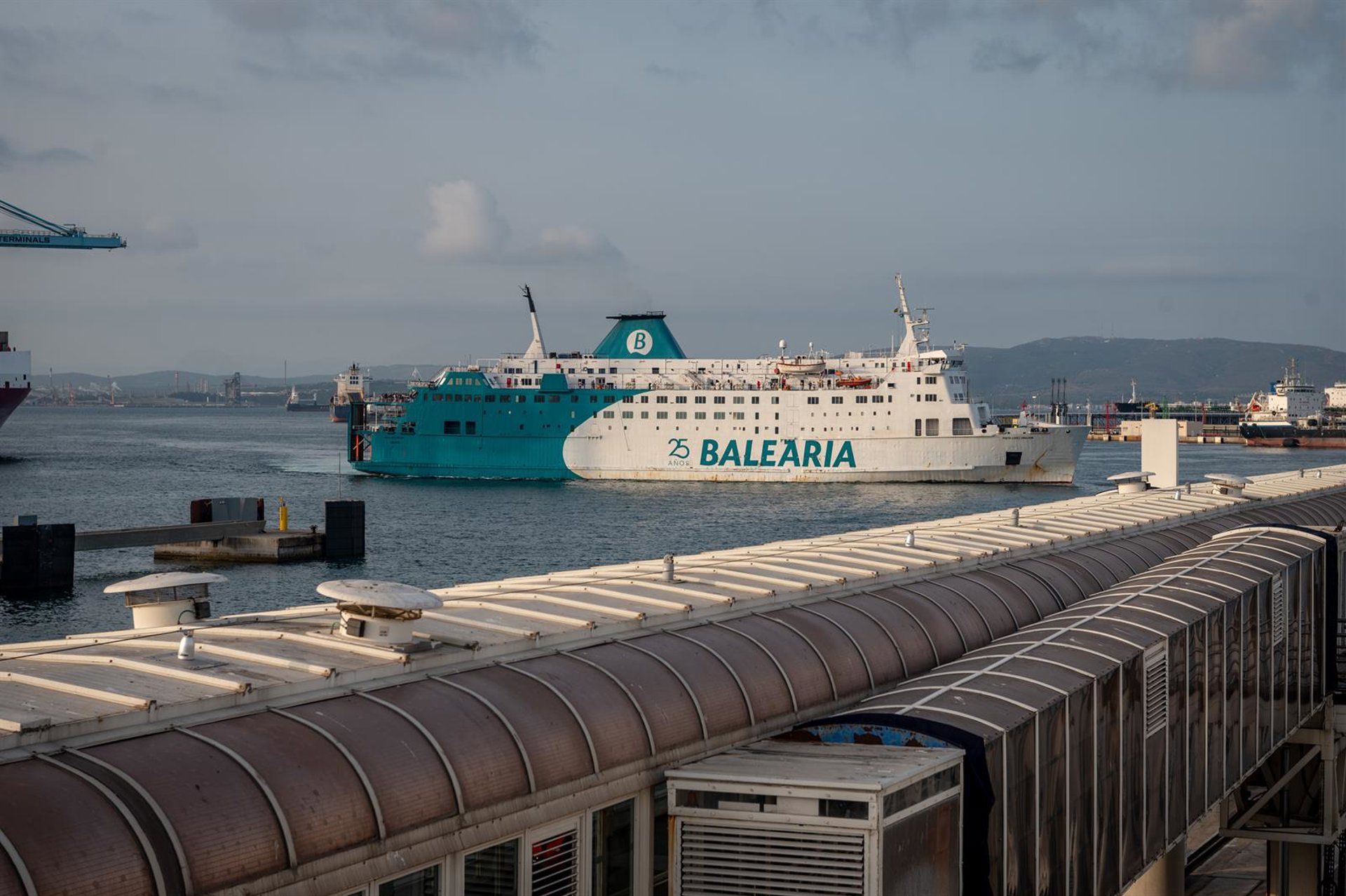 Las navieras suspenden sus conexiones con Tánger desde el puerto de Tarifa por el temporal en el Estrecho. Foto: Antonio Sempere - Europa Press - Archivo