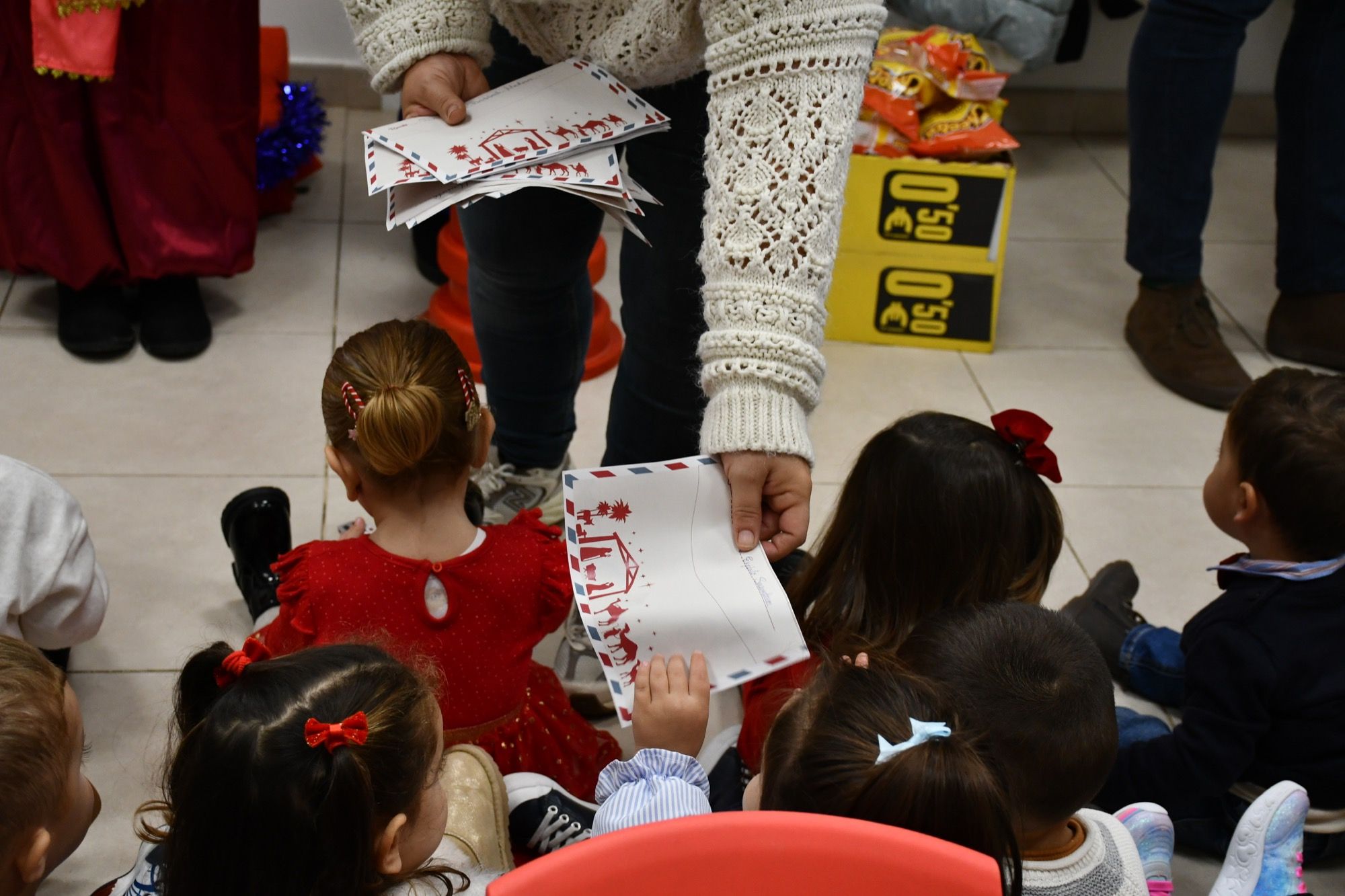 Los Carteros Reales traen la ilusión a las guarderías de San Roque