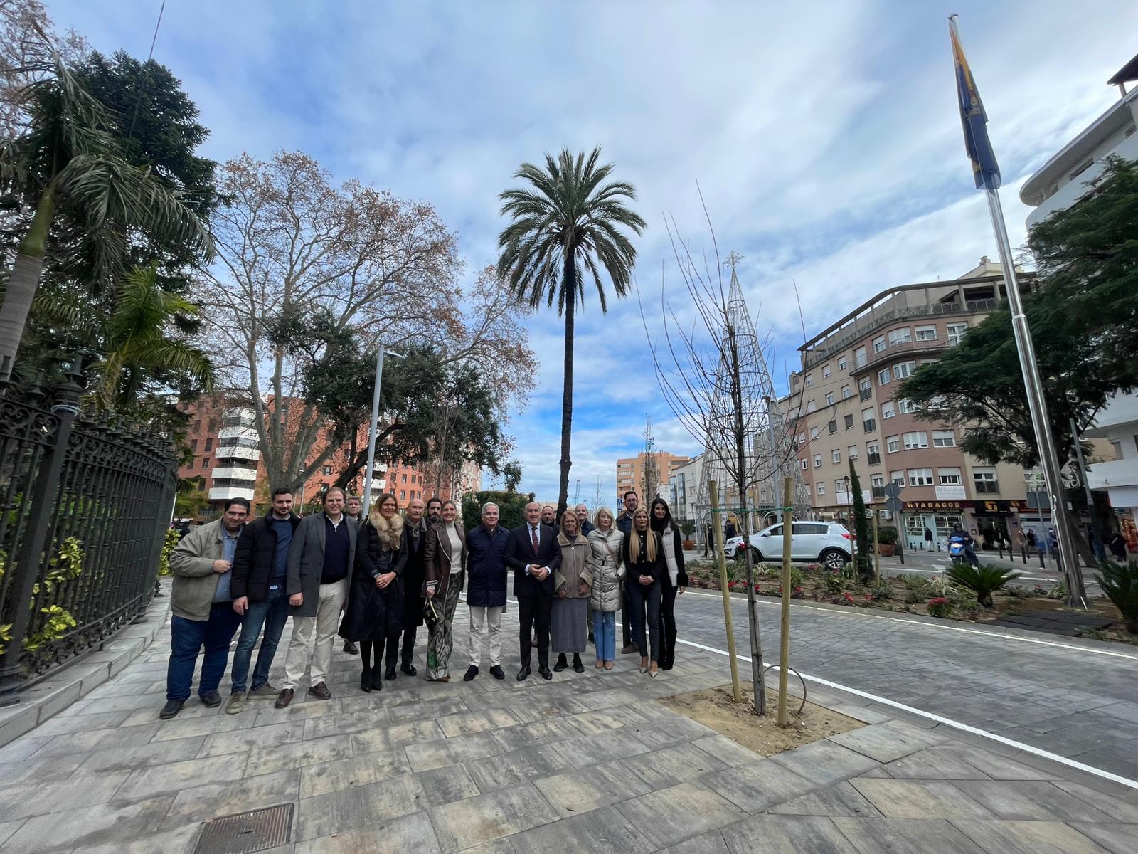 La Avenida Blas Infante reabre al tráfico en su totalidad tras las obras de modernización