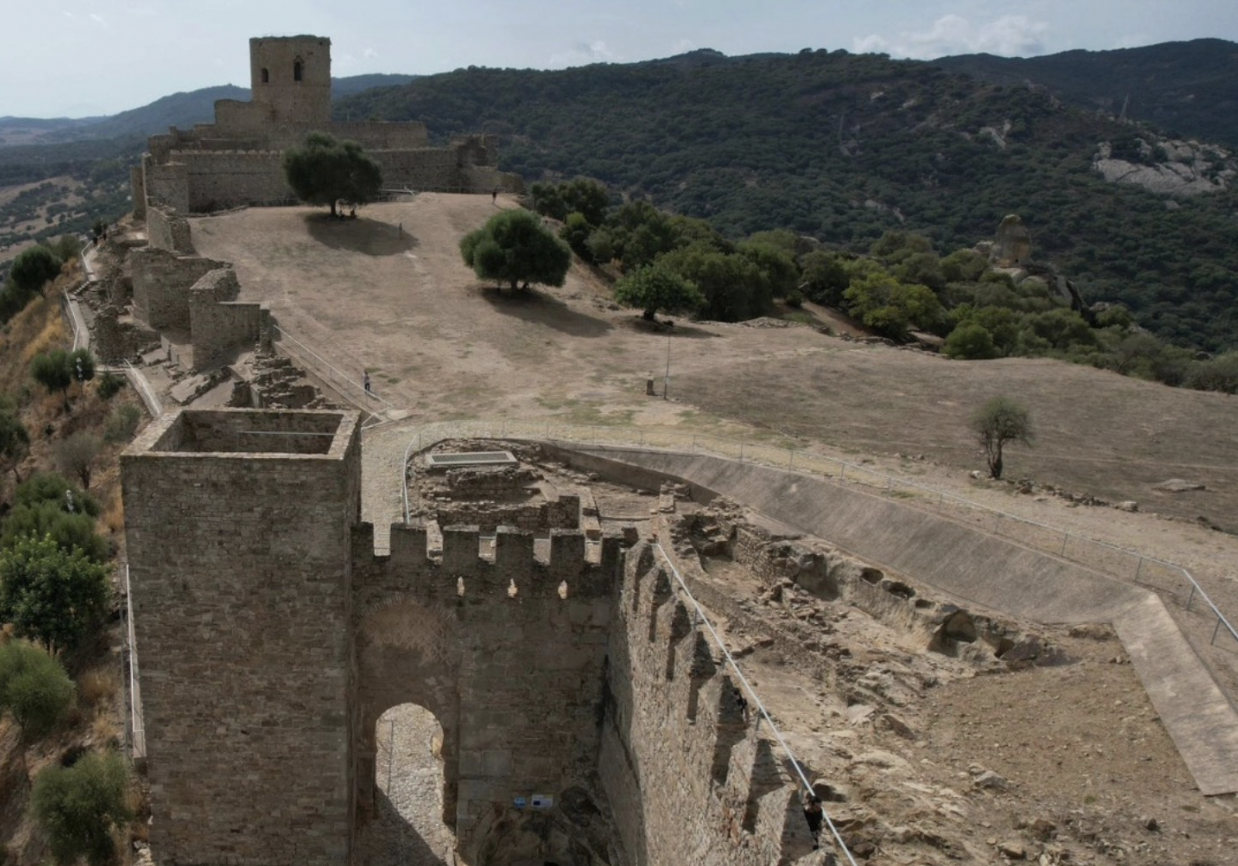 Jimena recibirá una ayuda de 100.000 euros para poner en valor el lienzo de la muralla oriental del Castillo