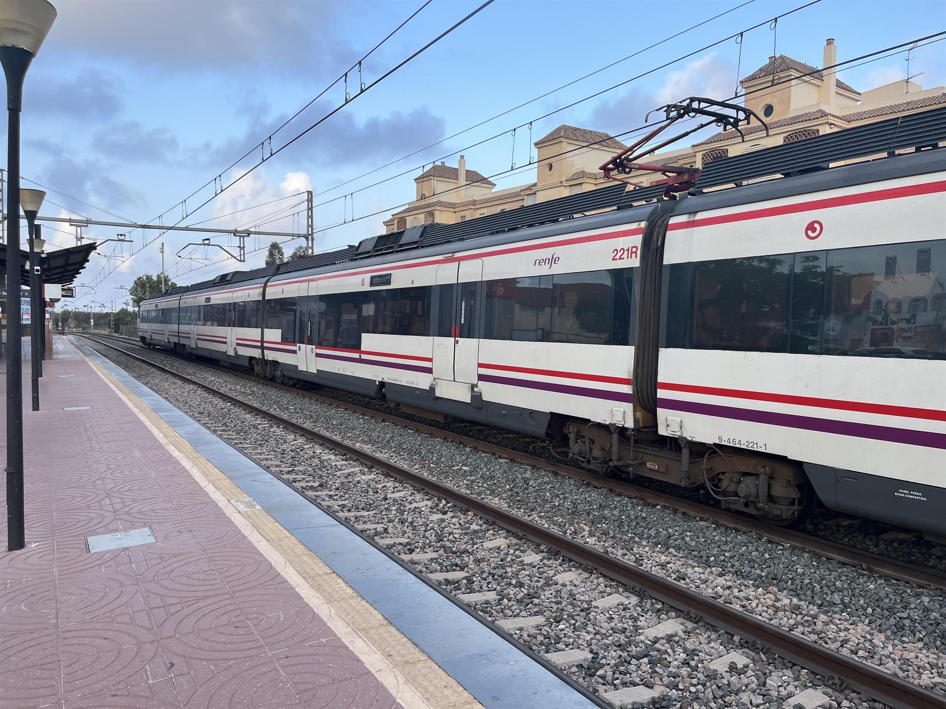 Muere un hombre tras ser arrollado por un tren de Cercanías en Málaga