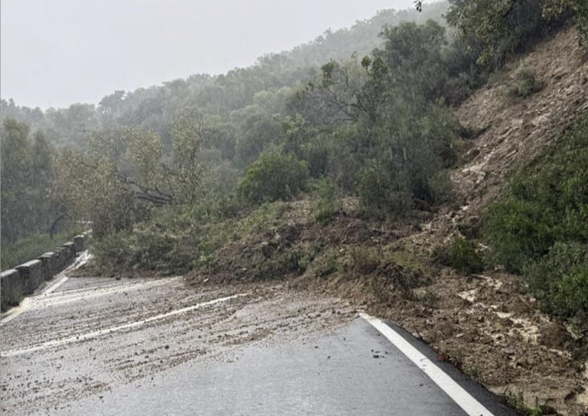 Foto: CA-8201 (Jimena -Puerto Galis), afectada por desprendimientos y arrastres.