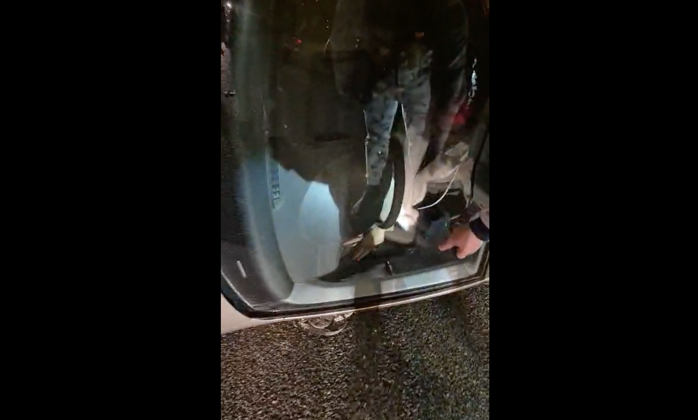 Una mujer pide colaboración para dar con el conductor de un camión que se dio a la fuga tras accidente en Algeciras