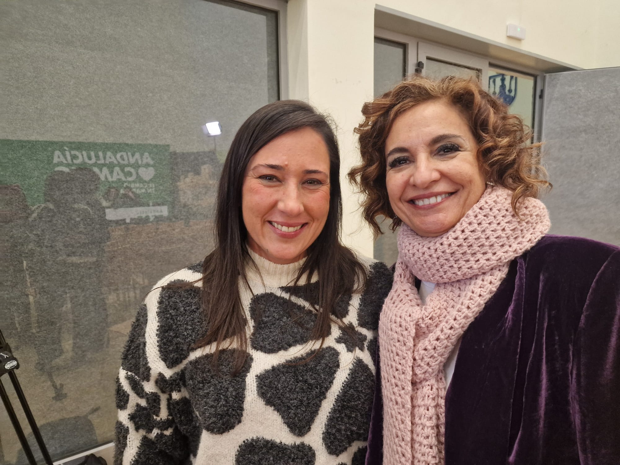 Montero llama a Landaluce "alcalde condenado e investigado" y pide al PP que lo quite de la alcaldía. 