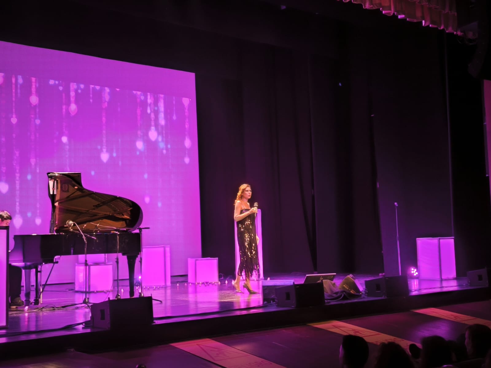 Tamara celebra 25 años de carrera con un emotivo concierto en el Teatro Florida e6fc 4aa7 94f8 1fdc68a87548