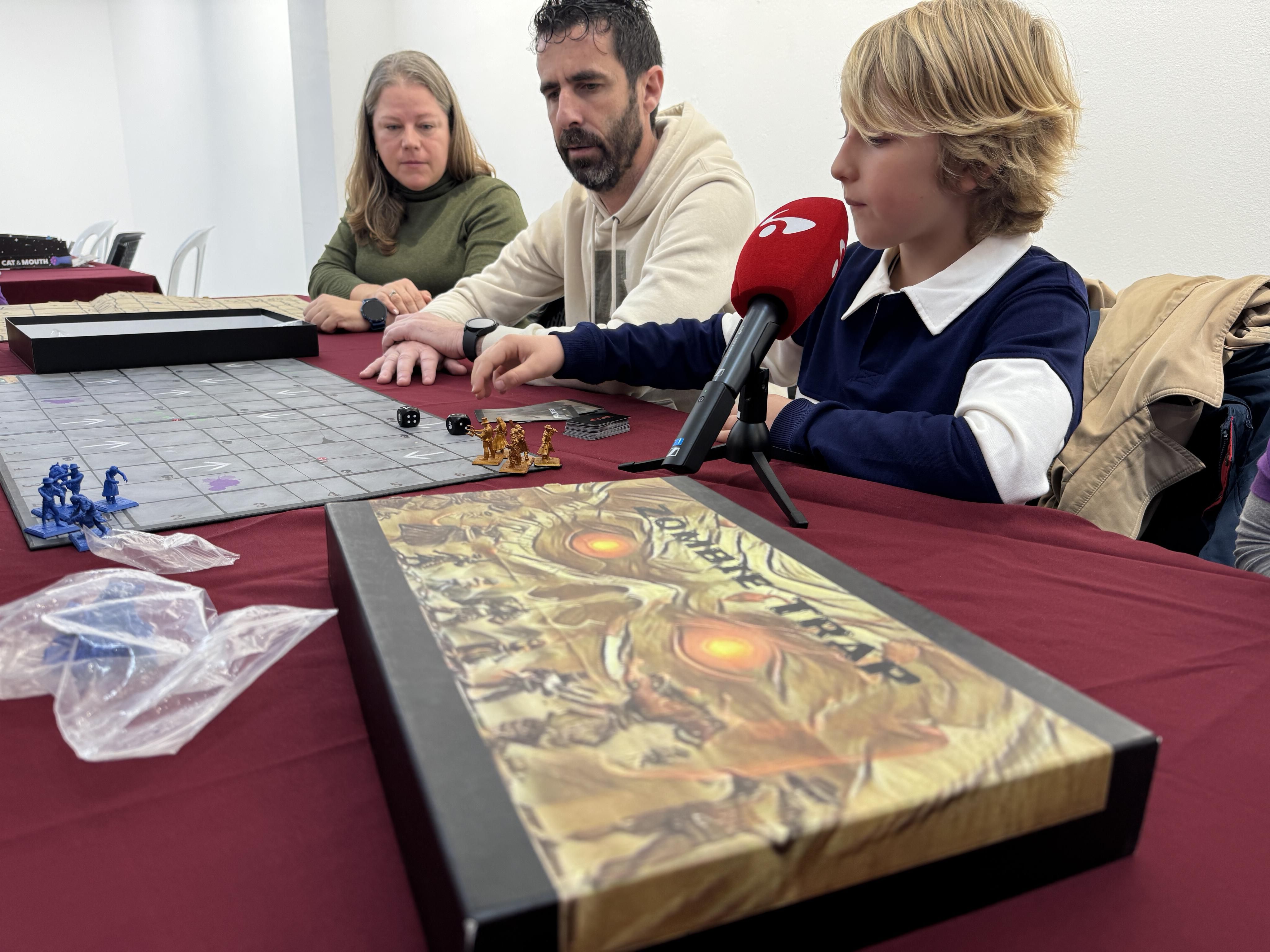 Un sanroqueño de 9 años crea un juego de mesa ambientado en el municipio