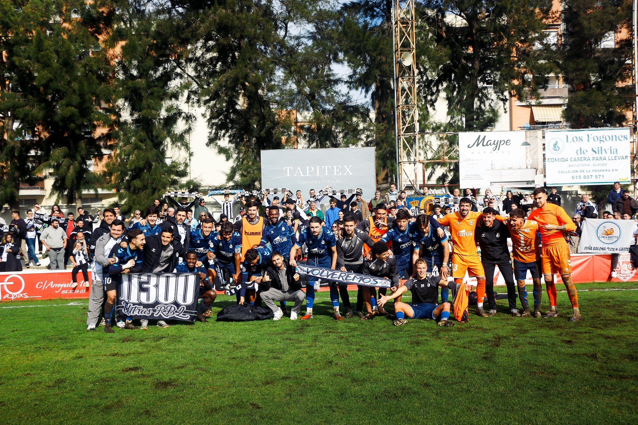 Los albinegros culminan en Chiclana una semana perfecta con tres victorias que le permite alzarse con la primera plaza del grupo X de Tercera Federación