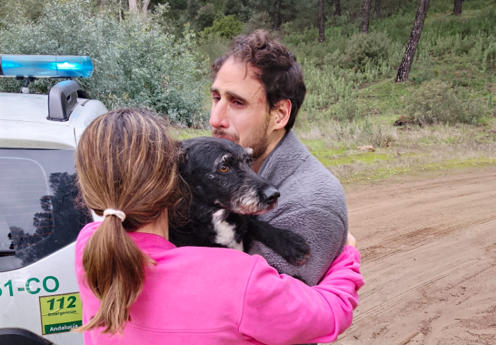 Boro, el perro desaparecido tras el accidente de tren en Adamuz, vuelve con su familia