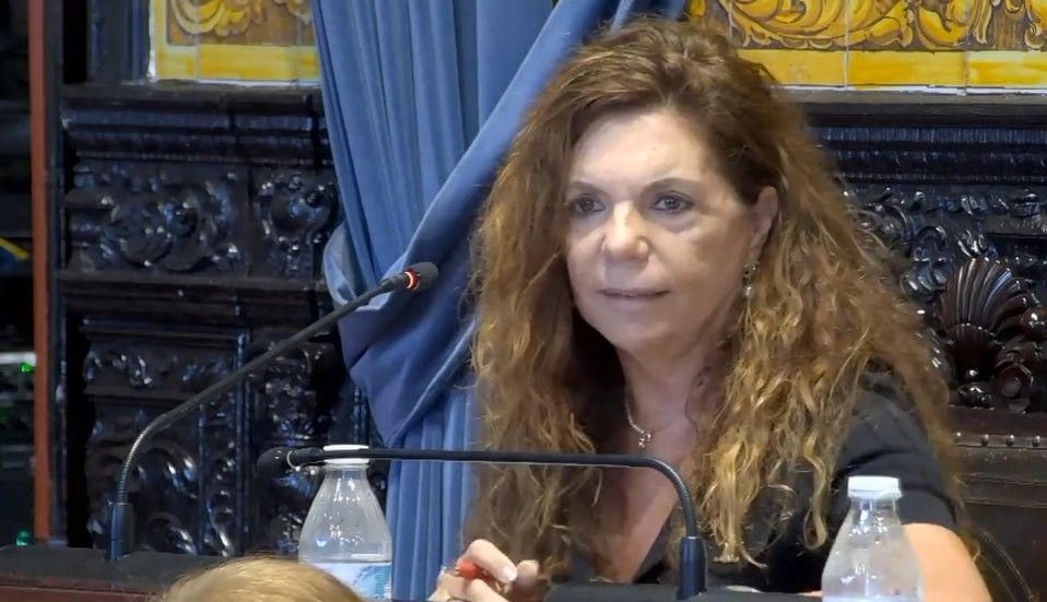 El PSOE de Algeciras denuncia el colapso de la Sanidad Pública y exige "medidas urgentes" .Paqui Pizarro en pleno Algeciras.