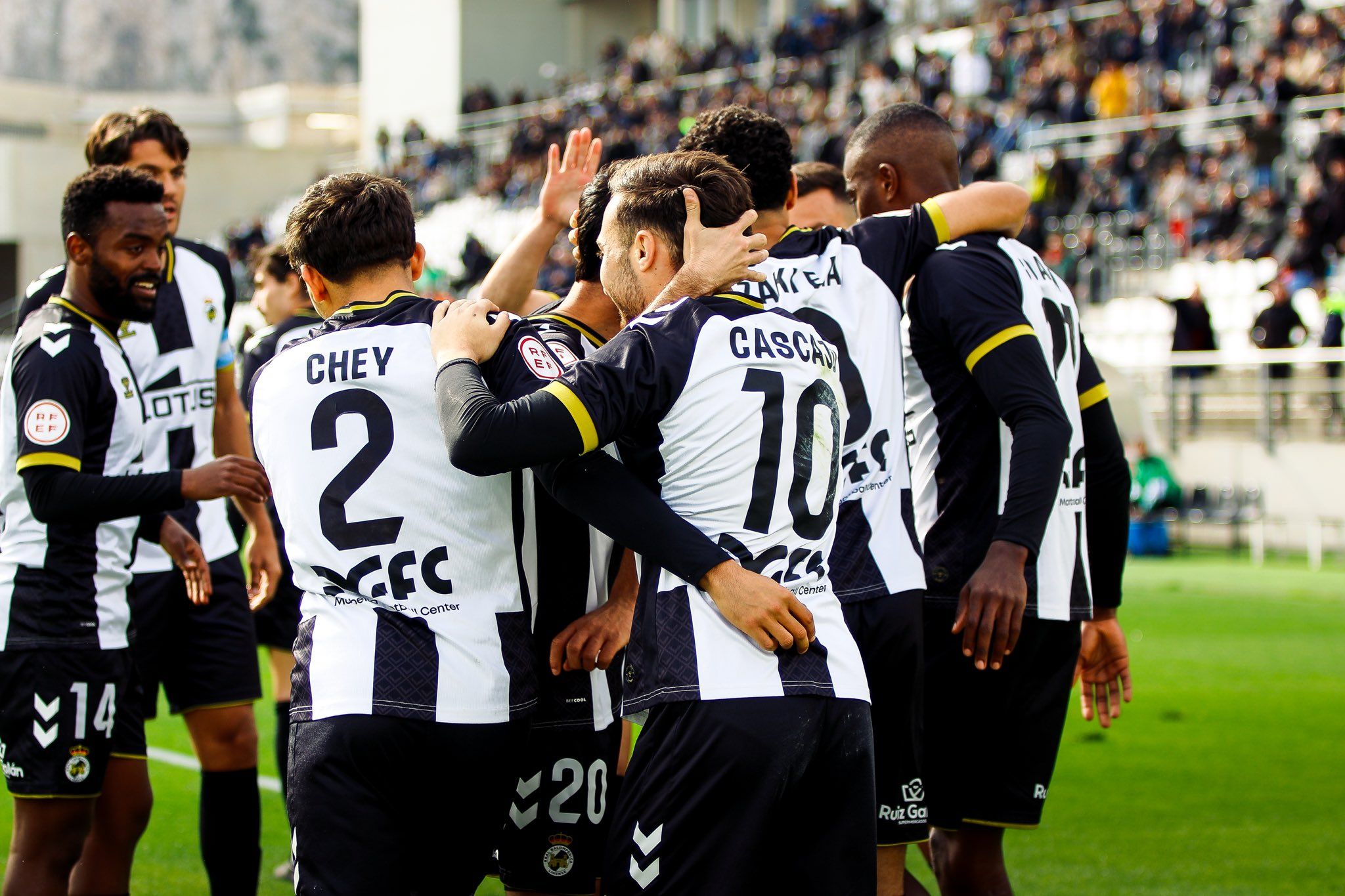 (2-1) La Balona refuerza su liderato en casa ante el Córdoba B (2-1) La Balona refuerza su liderato en casa ante el Córdoba B