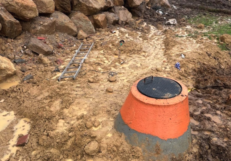 UGT-FICA denuncia ante Inspección el accidente de dos trabajadores que cayeron a una arqueta en San Roque