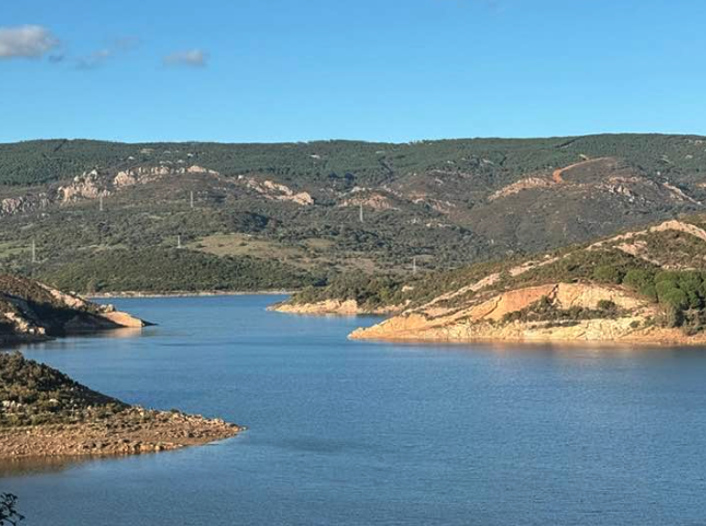 Imagen de Miguel Alconchel. Charco Redondo también desembalsa de forma controlada ante la previsión de lluvias