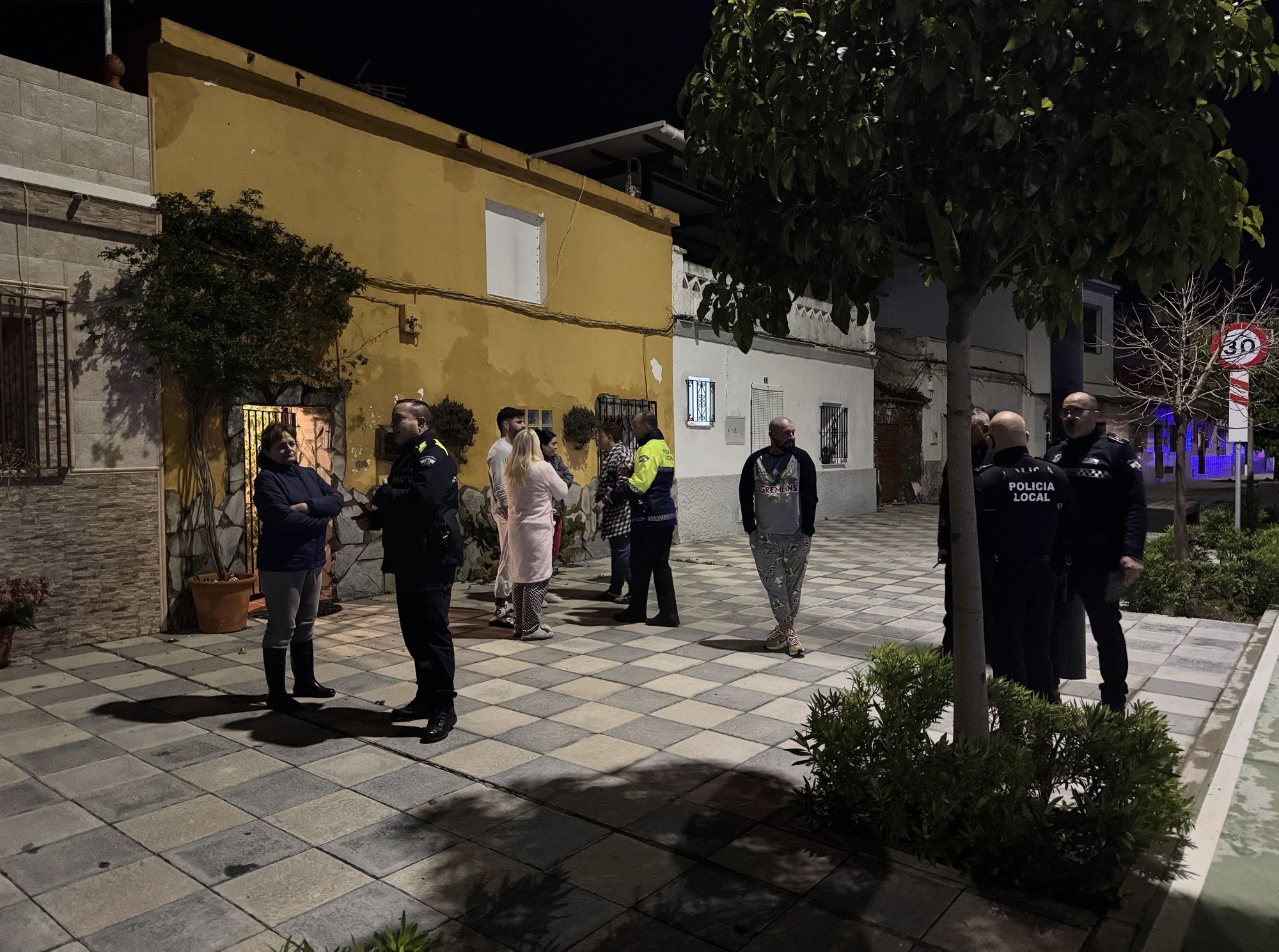 Los vecinos desalojados en Guadarranque vuelven a sus casas
