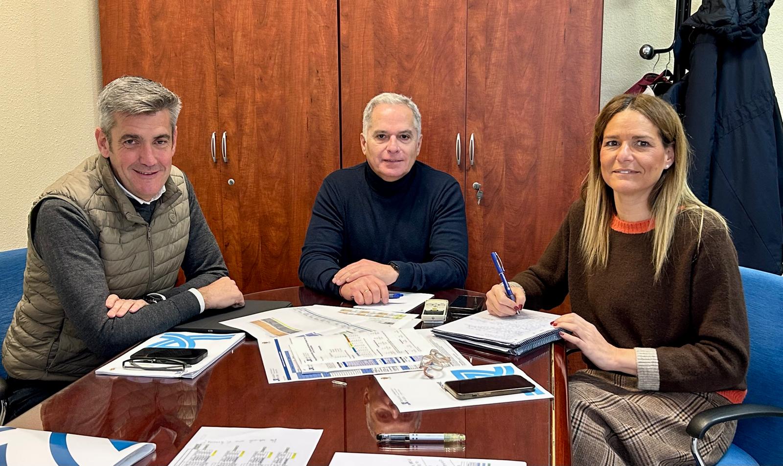 Hidalgo con Jacinto Munoz y Maria Solanes. Algeciras recauda más de 52,4 millones de euros en 2025