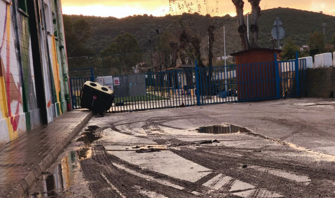 Tesorillo cierra sus instalaciones deportivas para limpiar y reparar los daños del temporal Tesorillo cierra sus instalaciones deportivas para limpiar y reparar los daños del temporal