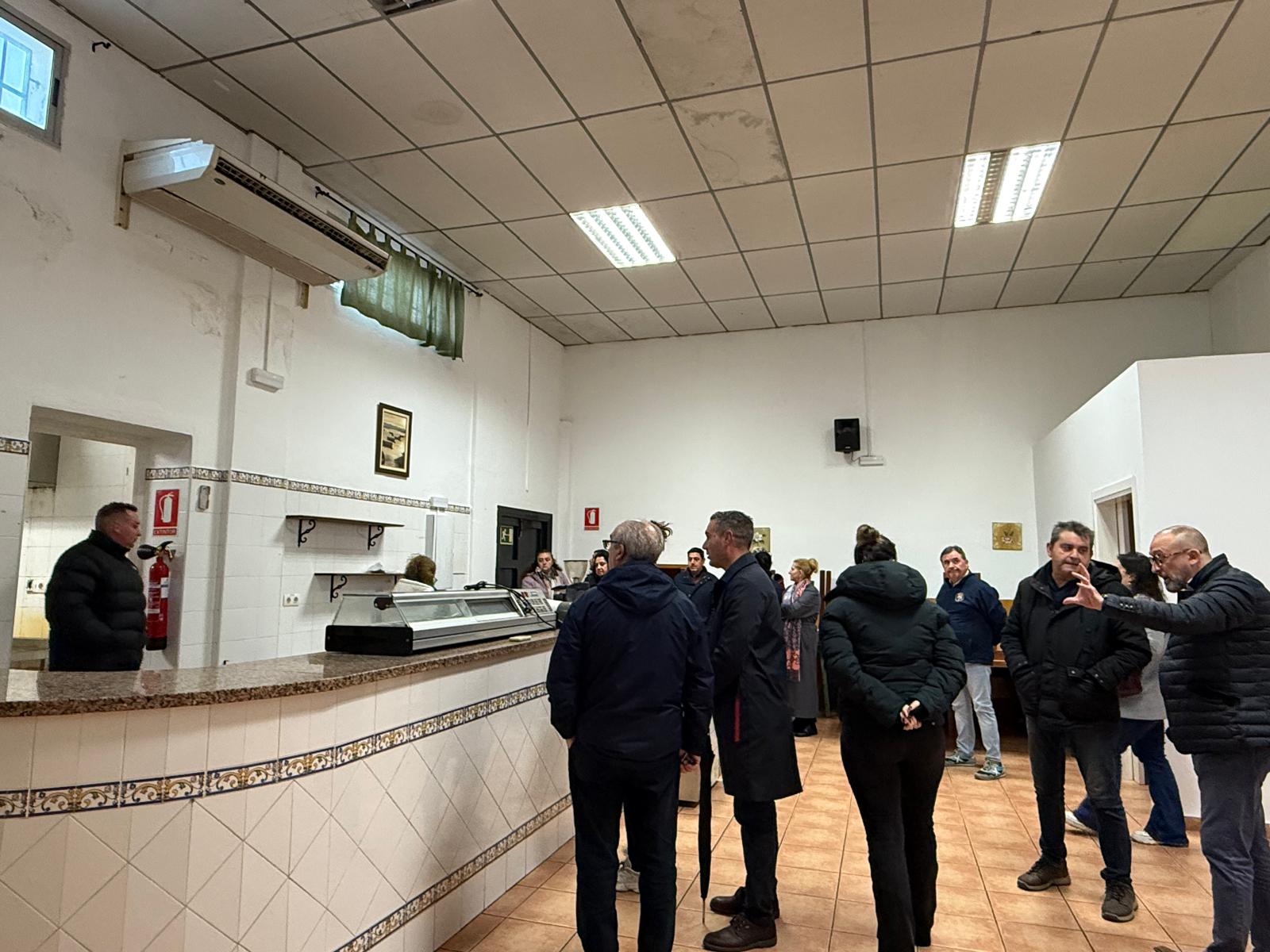 Los Barrios informa sobre la licitación de la cafetería del Centro de Día de Palmones. 