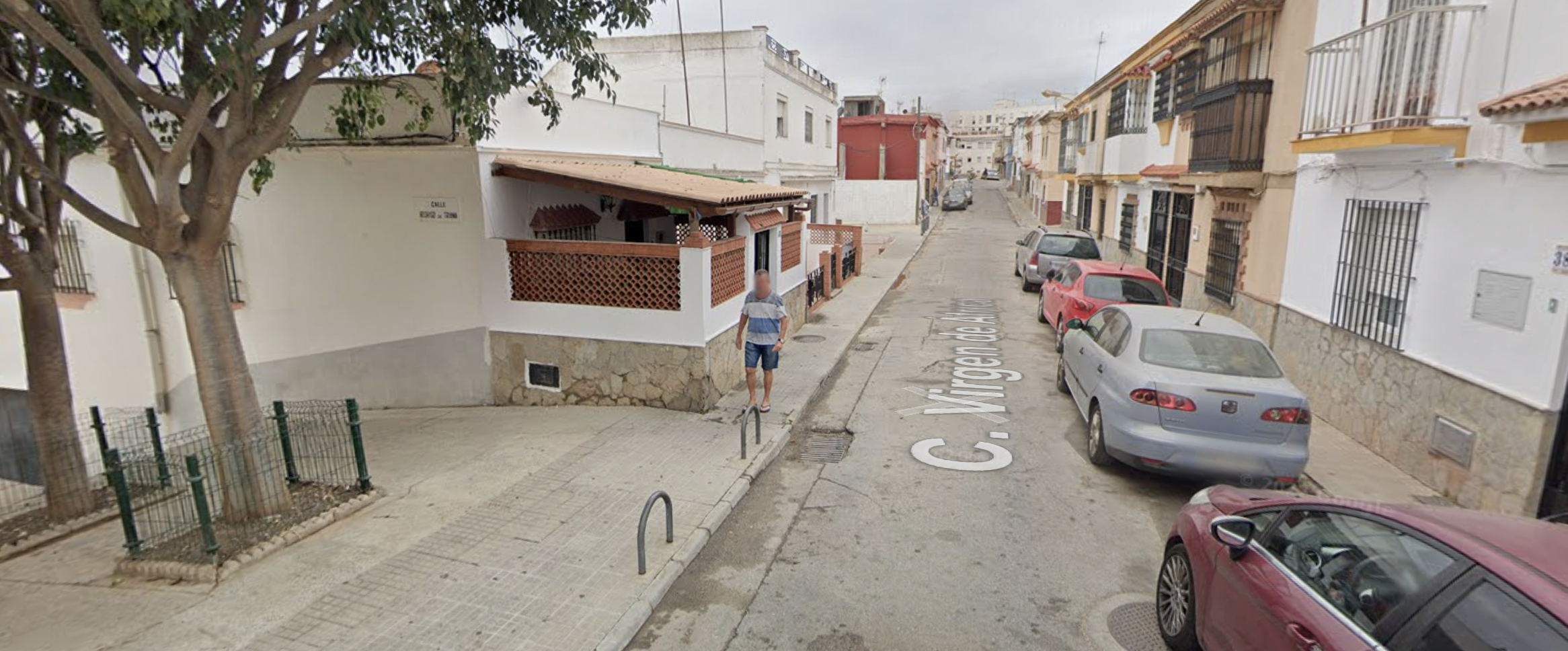 Calle Virgen de África, barriada de Pescadores, Algeciras. Un hombre mata a su madre y deja a su padre herido grave en Algeciras Calle Virgen de África, barriada de Pescadores, Algeciras. Un hombre mata a su madre y deja a su padre herido grave en Algeciras