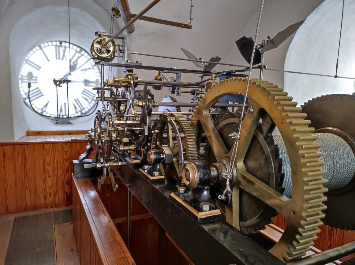 El Ayuntamiento de Algeciras trabaja en la reparación del reloj de la Iglesia de La Palma