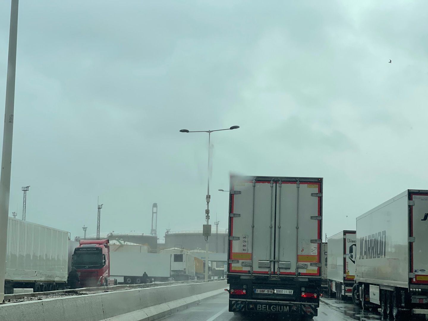 Los puertos de Algeciras y Tarifa cancelan las conexiones marítimas en el Estrecho por el temporal. Foto: 8Directo