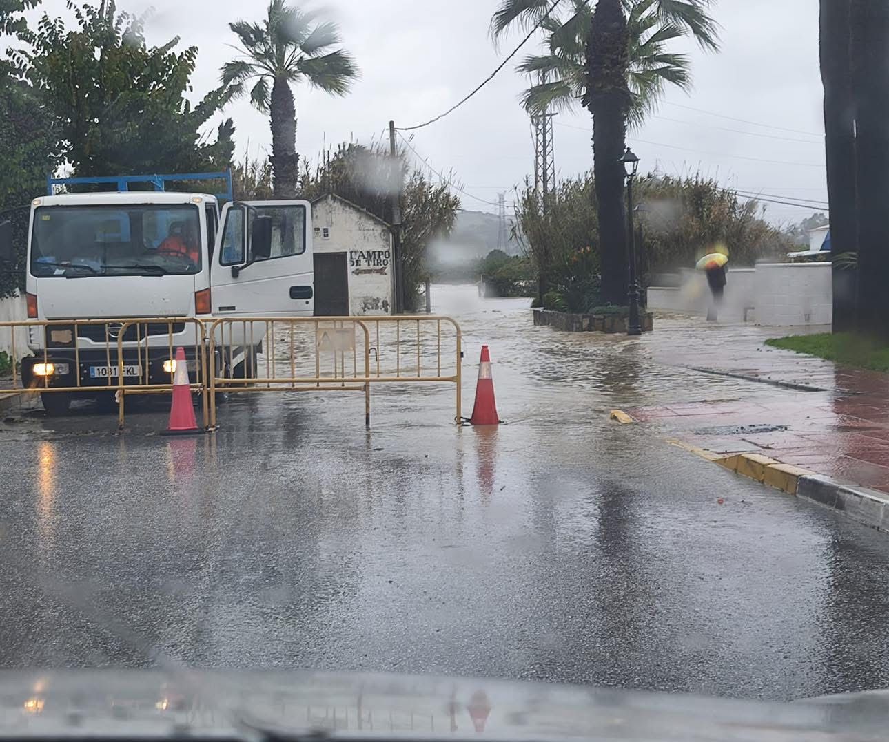 Vecinos de Tesorillo se encuentran a salvo tras una noche complicada por la borrasca ‘Leonardo’