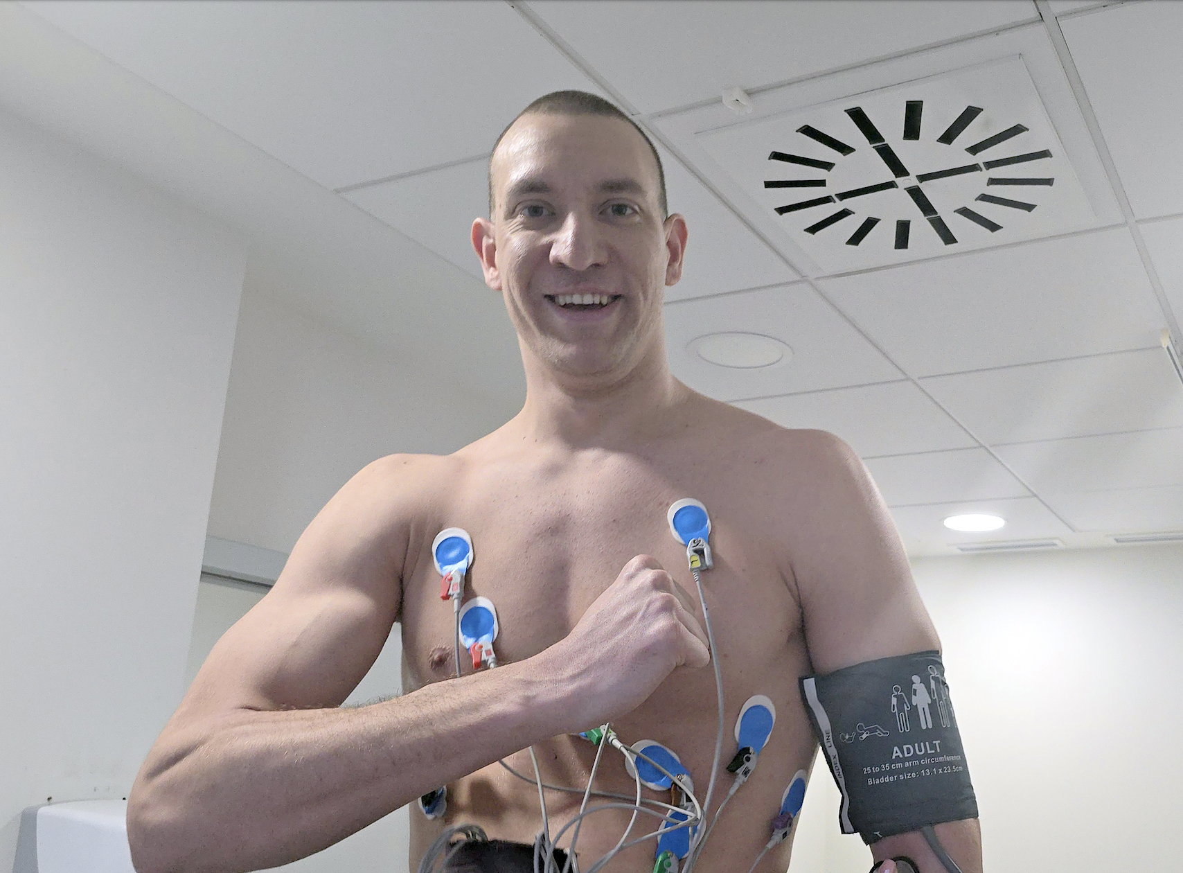 Dejan Ilincic, nuevo jugador del CB Algeciras, supera el reconocimiento médico en el Hospital Quirónsalud Campo de Gibraltar