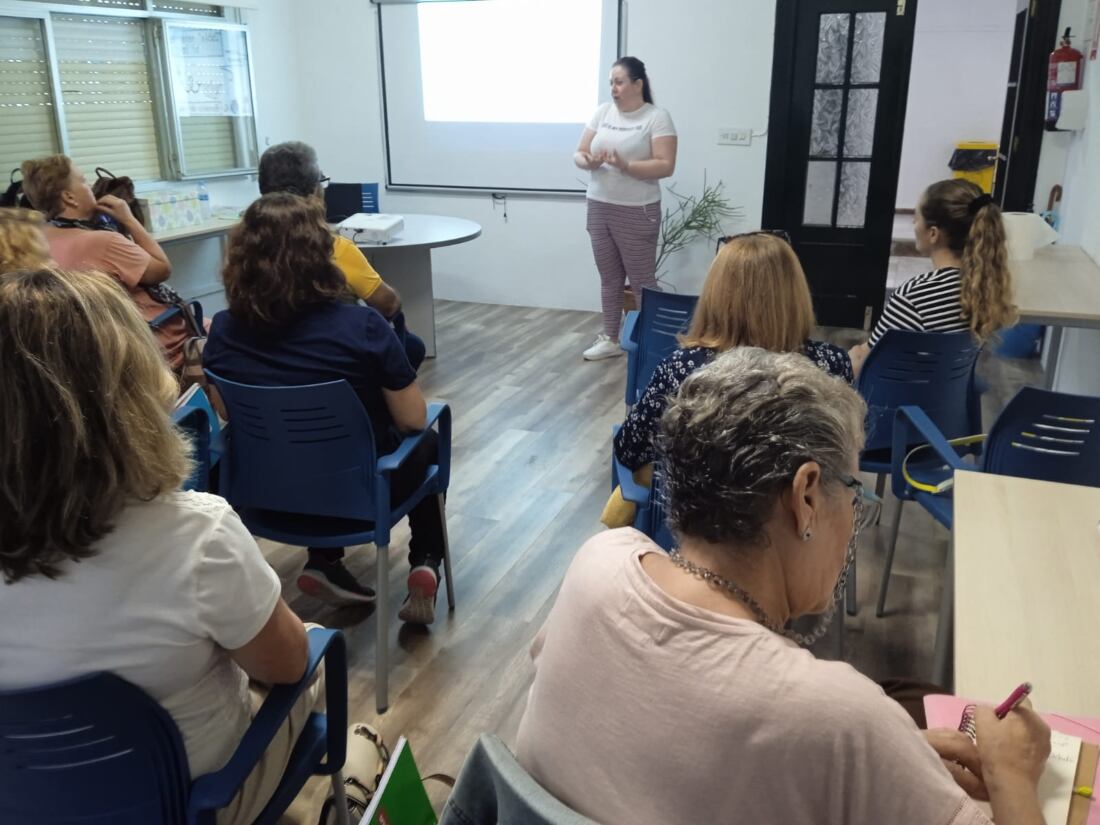 Imagen de archivo de un taller informativo sobre salud mental del COF. El COF impartirá la próxima semana una charla sobre ahorro energético