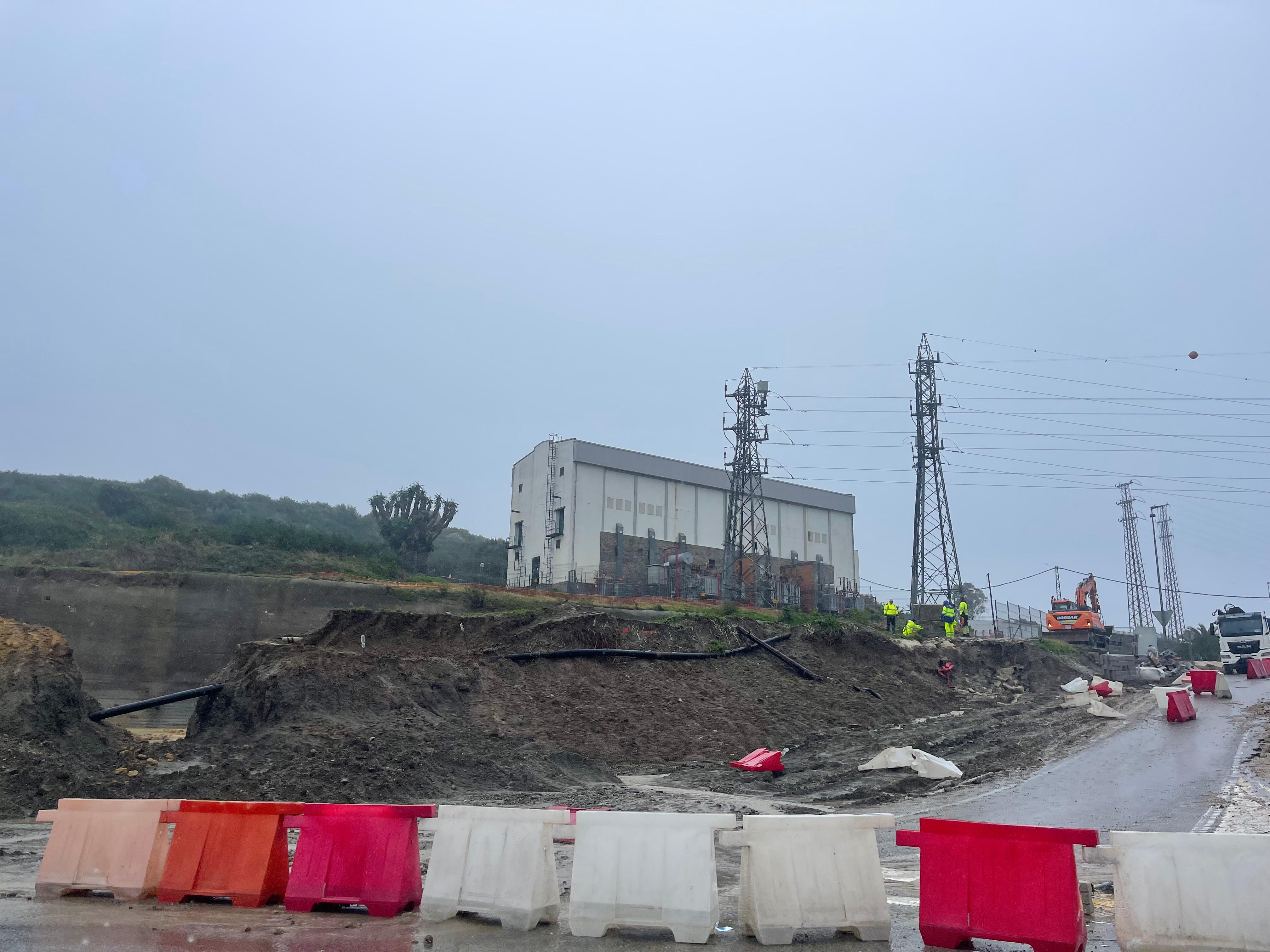 Imagen de archivo de las obras del acceso sur. Foro: S.F. Titular: Un deslizamiento en las obras del acceso sur al Puerto deja sin agua a vecinos de Getares, La Aldea y San García 