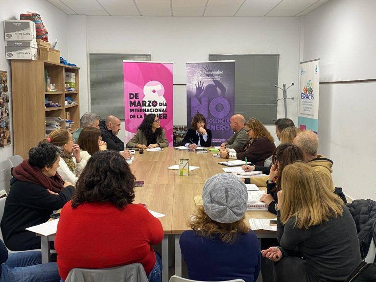 La Mesa Técnica contra la Violencia de Género de La Línea refuerza el seguimiento de once casos complejos