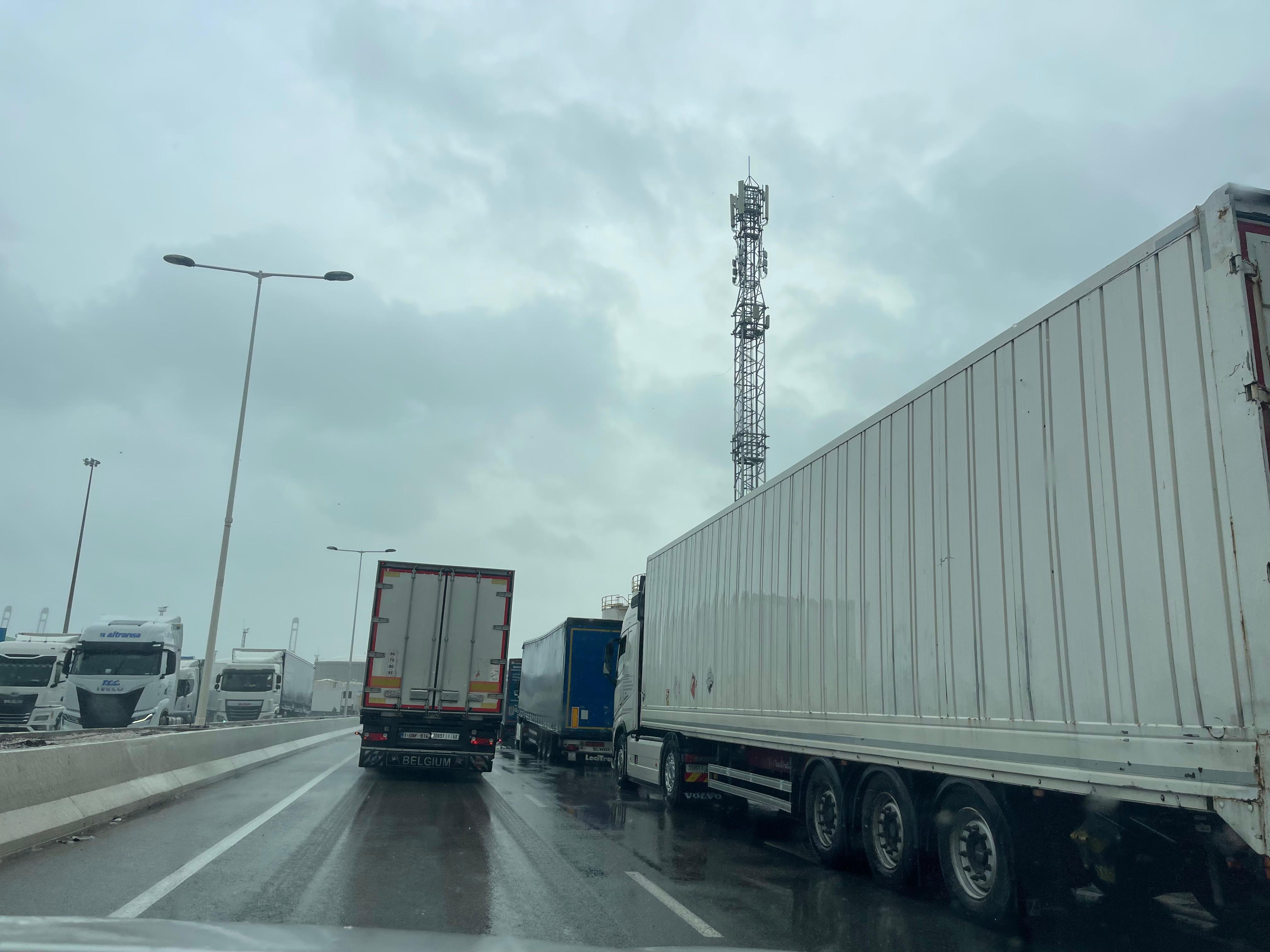 El Puerto de Algeciras suspende varias salidas a Ceuta y Tarifa cancela todos sus ferris por temporal