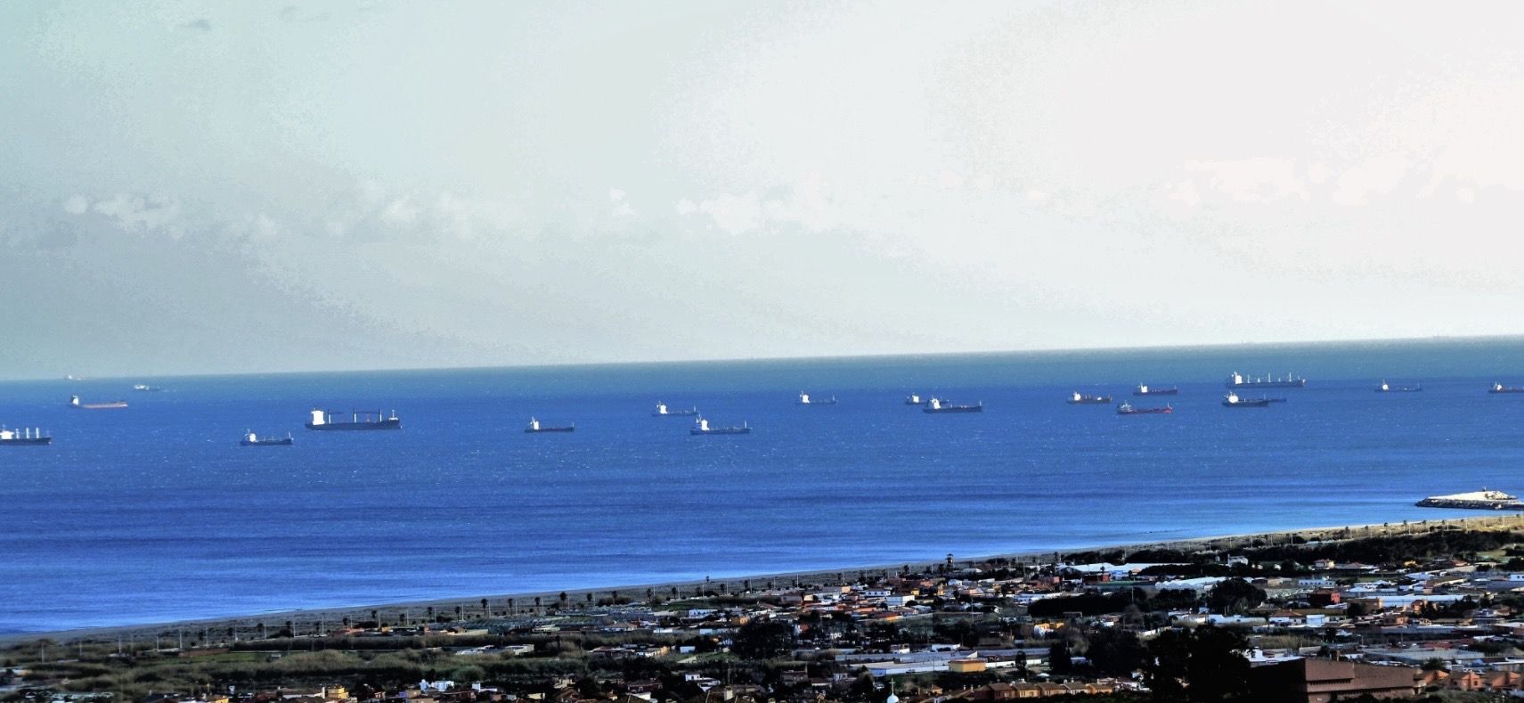 Imagen de Verdemar. Fondeadero de petroleros de Gibraltar en el Mar de Alborán ponen en riesgo la Costa del Sol