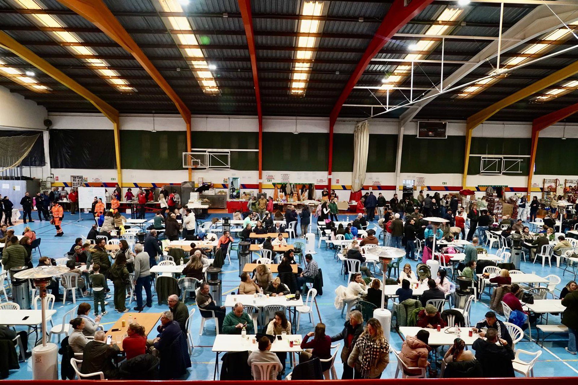 Imágenes de los vecinos desalojados de Grazalema en el polideportivo El Fuerte de Ronda. A 15 de febrero de 2026 en Ronda, Málaga (Andalucía, España). ARCHIVO. - Álex Zea - Europa Press