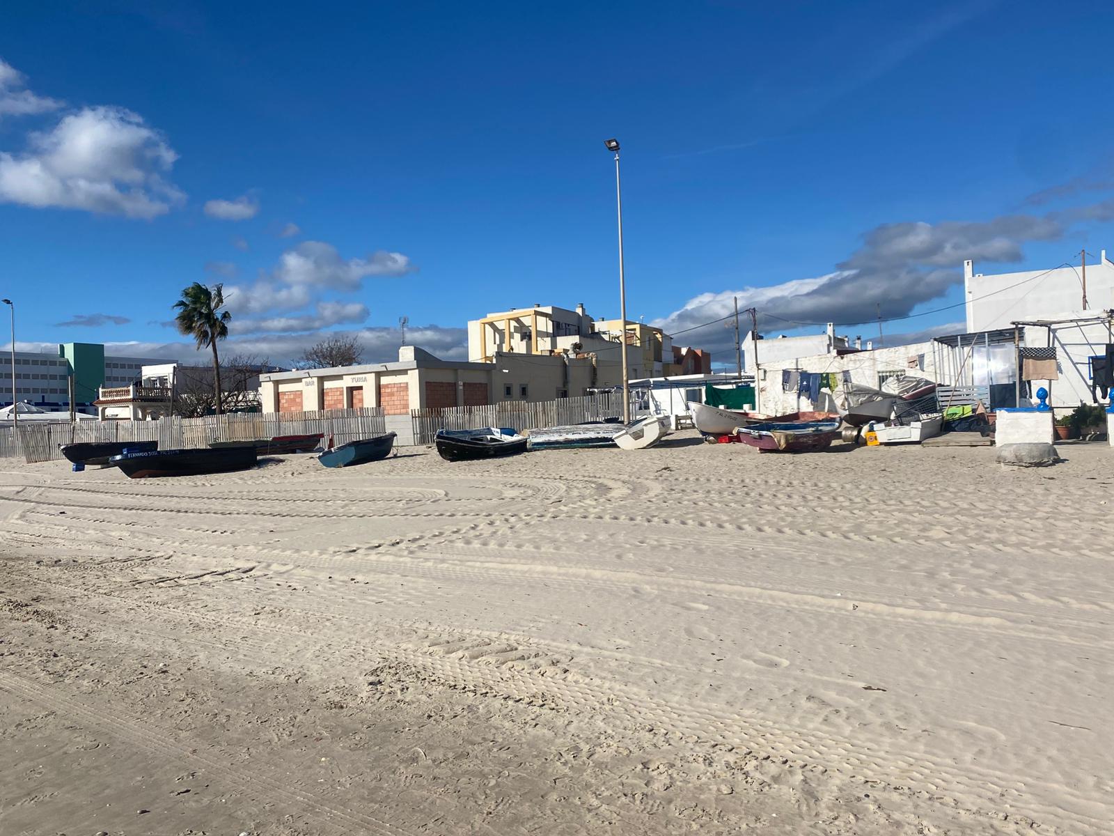 Playa del Rinconcillo tras las borrascas. Imagen del Ayuntamiento. El Ayuntamiento pedirá al Gobierno que realice aportes urgentes de arena en las playas de Algeciras