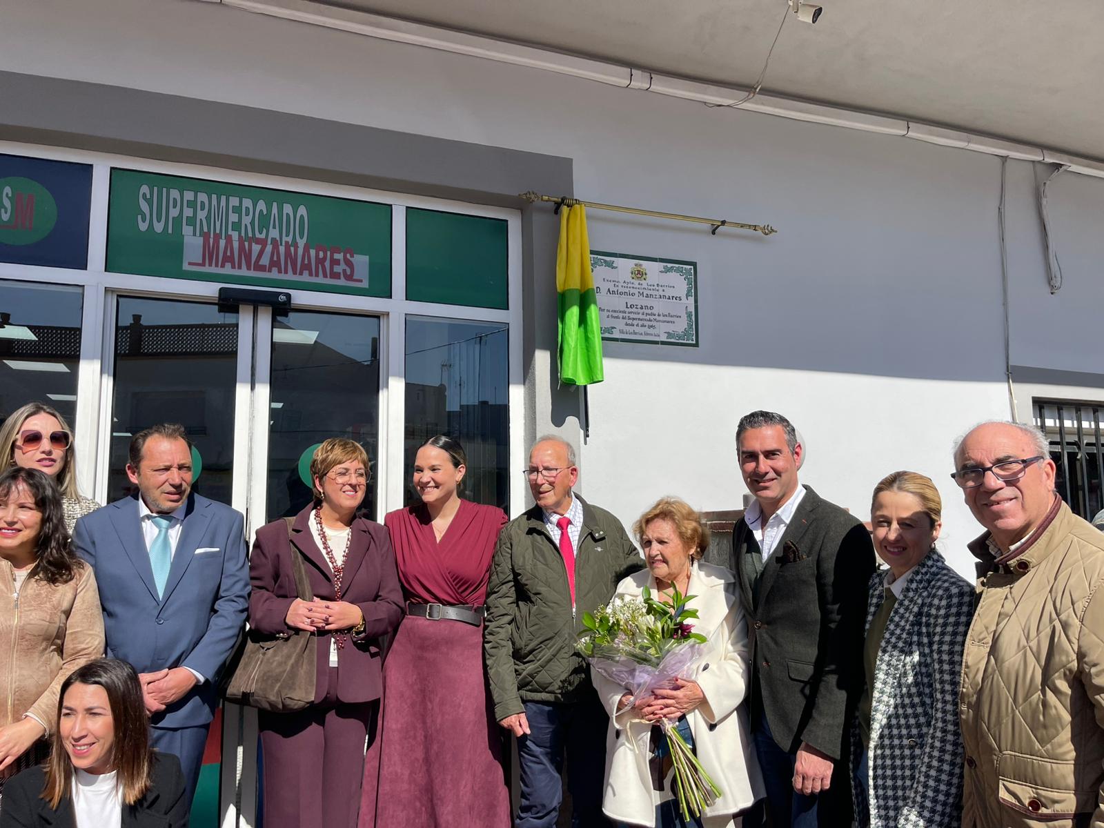 De una bicicleta a medio siglo de historia: el merecido reconocimiento al Supermercado Manzanares De una bicicleta a medio siglo de historia: el merecido reconocimiento al Supermercado Manzanares
