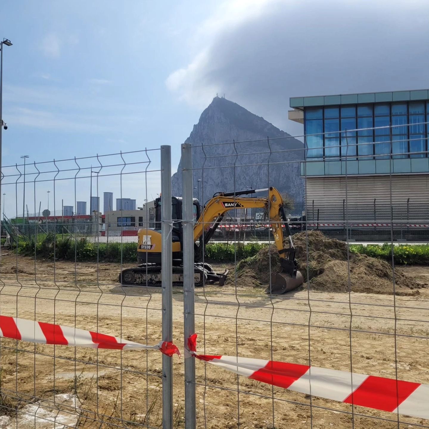 Comienzan las obras en La Línea ante el futuro uso compartido del aeropuerto de Gibraltar