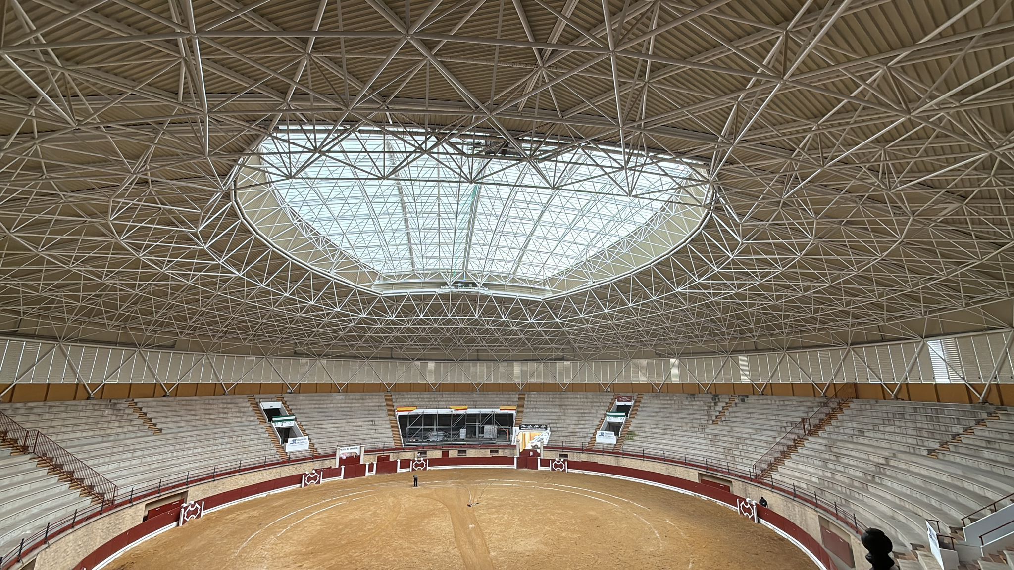 La cubierta de la plaza de toros de Los Barrios permanecerá cerrada hasta 2027
